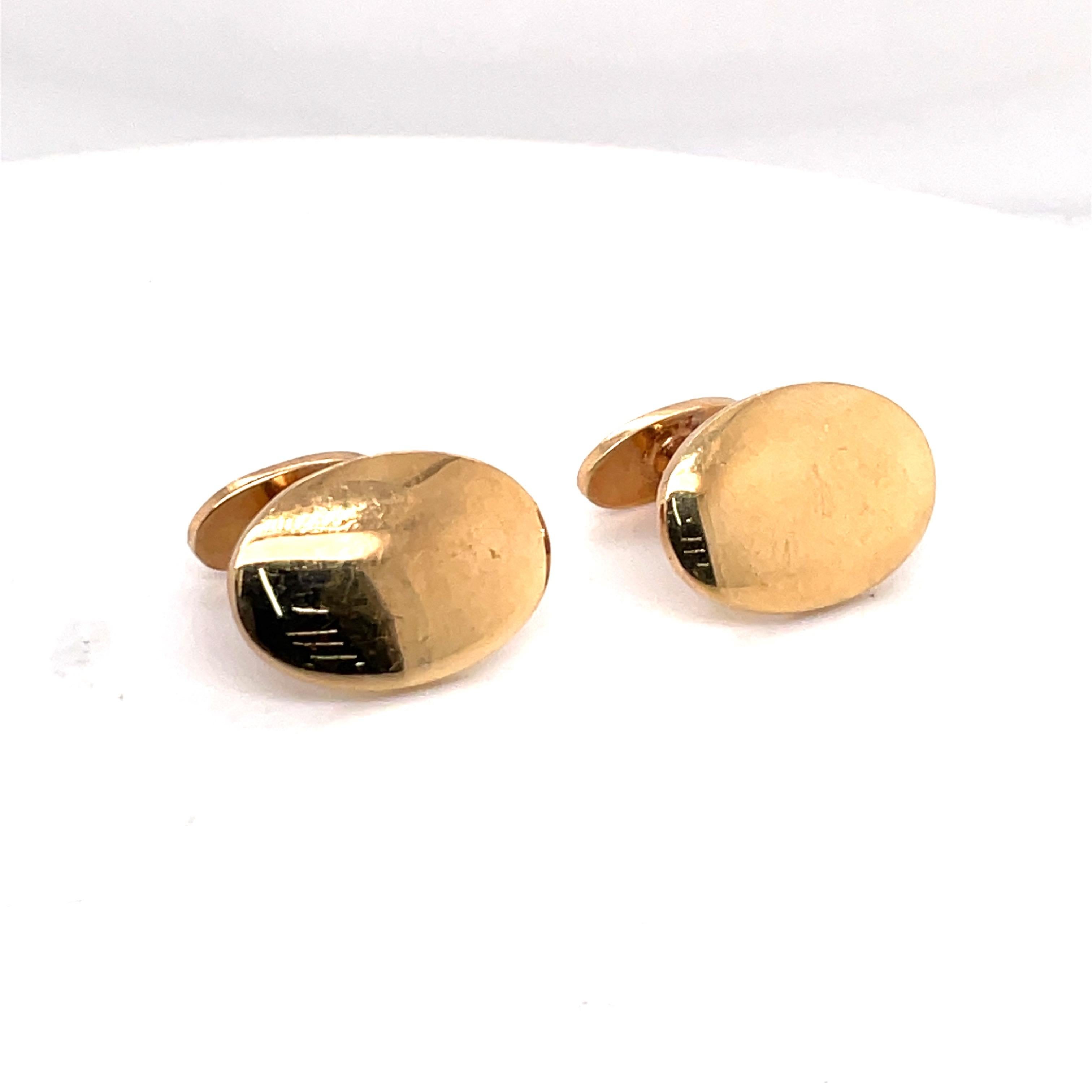 Tiffany & Co gents cufflinks crafted in 14 karat yellow gold weighing 9.9 grams.
Great for Father's Day!