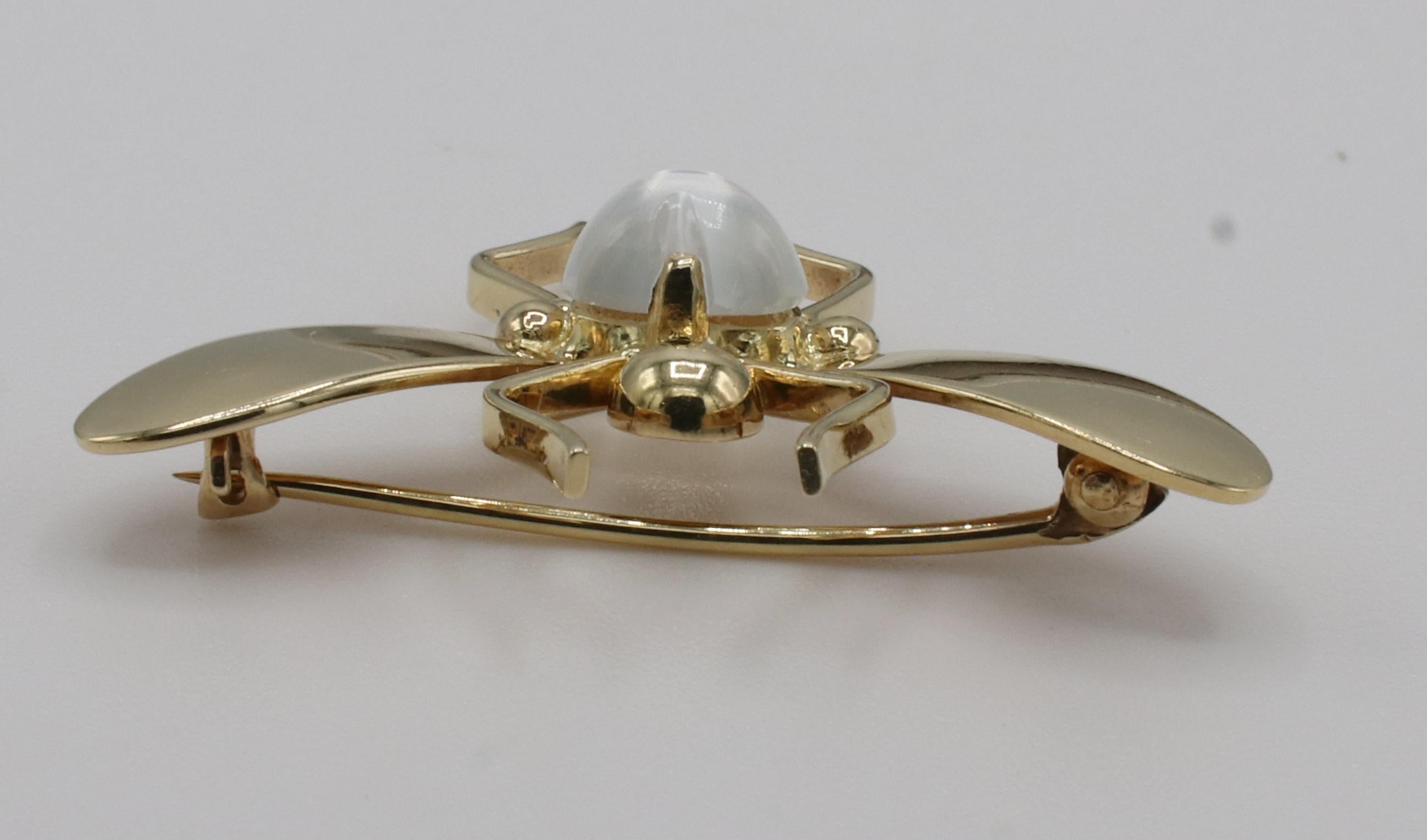 Tiffany & Co. 14 Karat Yellow Gold Moonstone Butterfly Pin Brooch en Bueno Estado en  Baltimore, MD