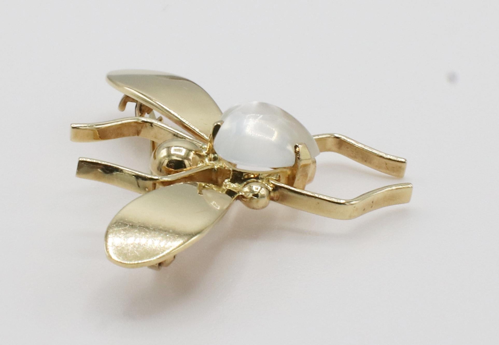 De las mujeres Tiffany & Co. 14 Karat Yellow Gold Moonstone Butterfly Pin Brooch