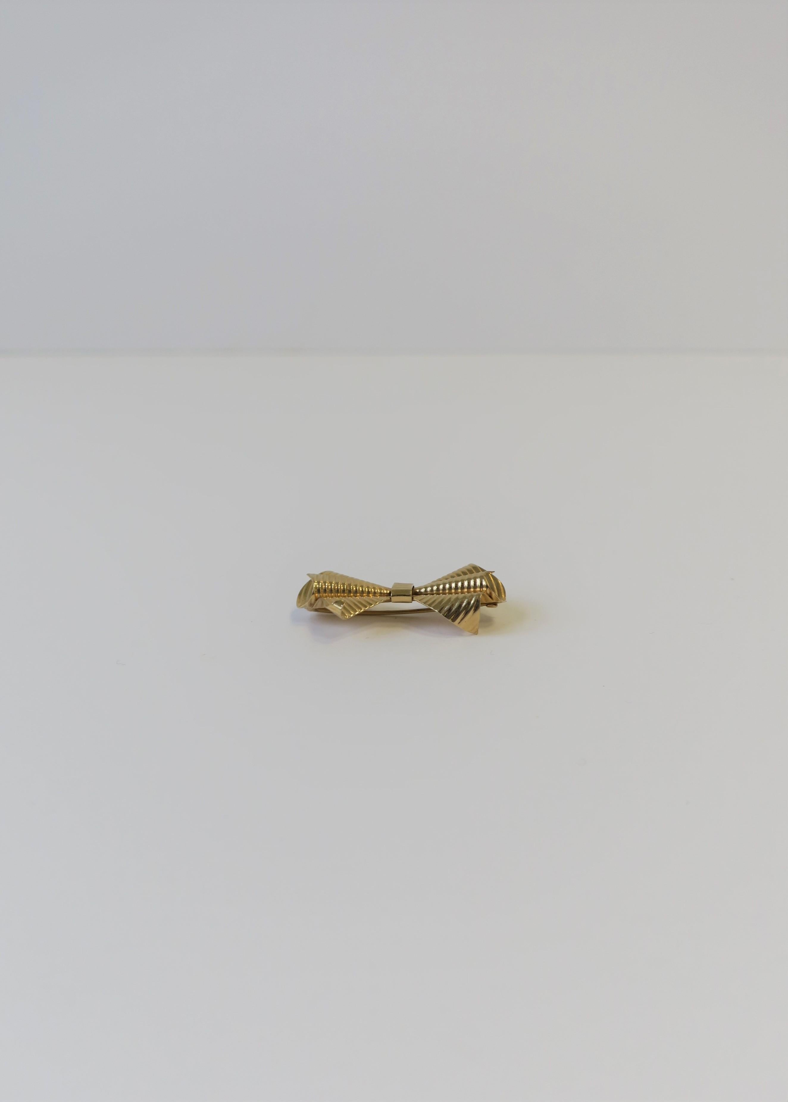 Tiffany & Co. 14-Karat Yellow Gold Bow Pin Brooch 3