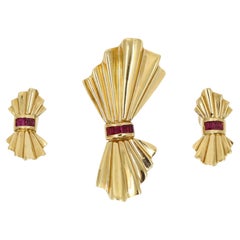 Tiffany & Co. orecchini a clip con fiocco di rubino in oro 14K e spilla