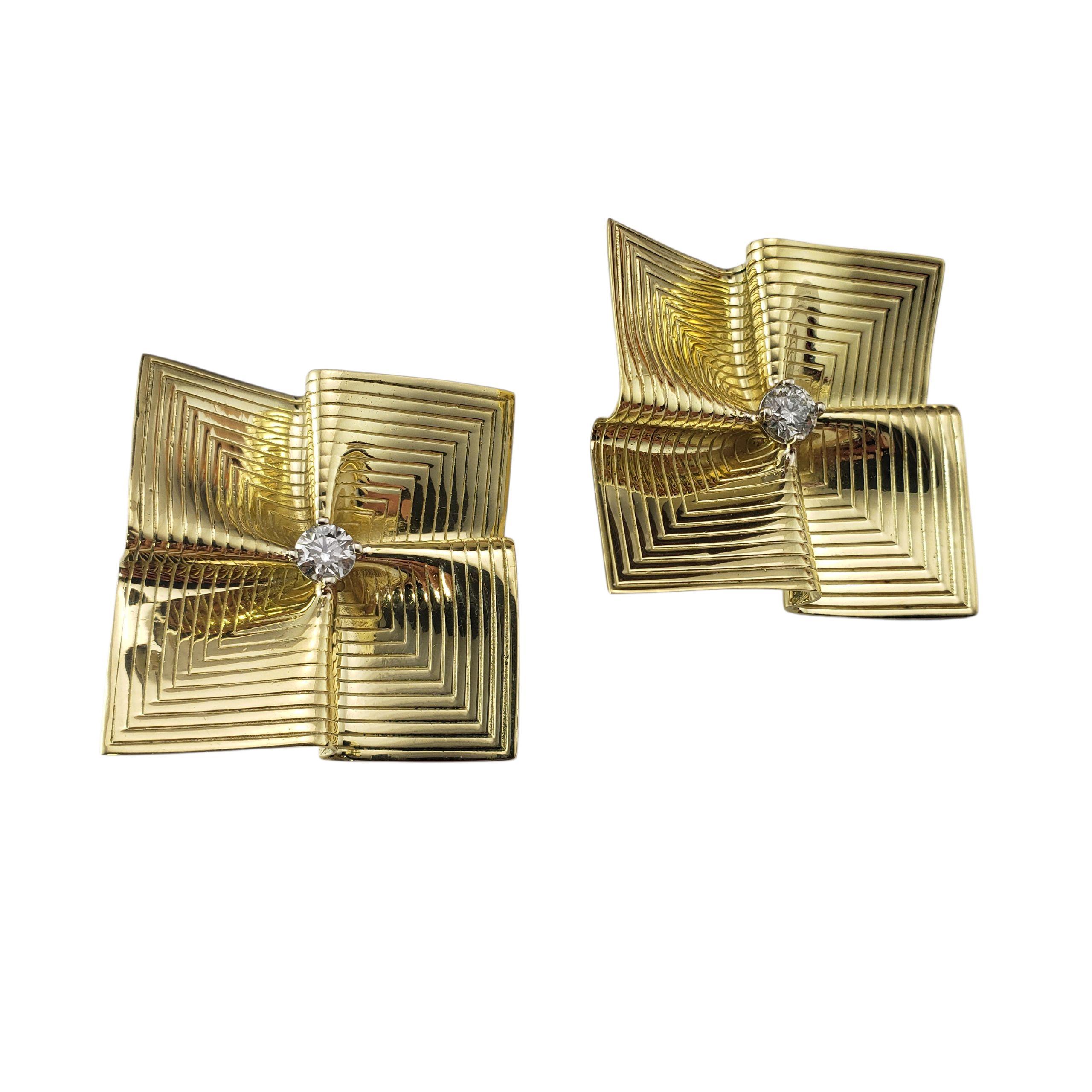 Taille ronde Tiffany & Co. Boucles d'oreilles à pince en or jaune 14K et diamants #22531 en vente