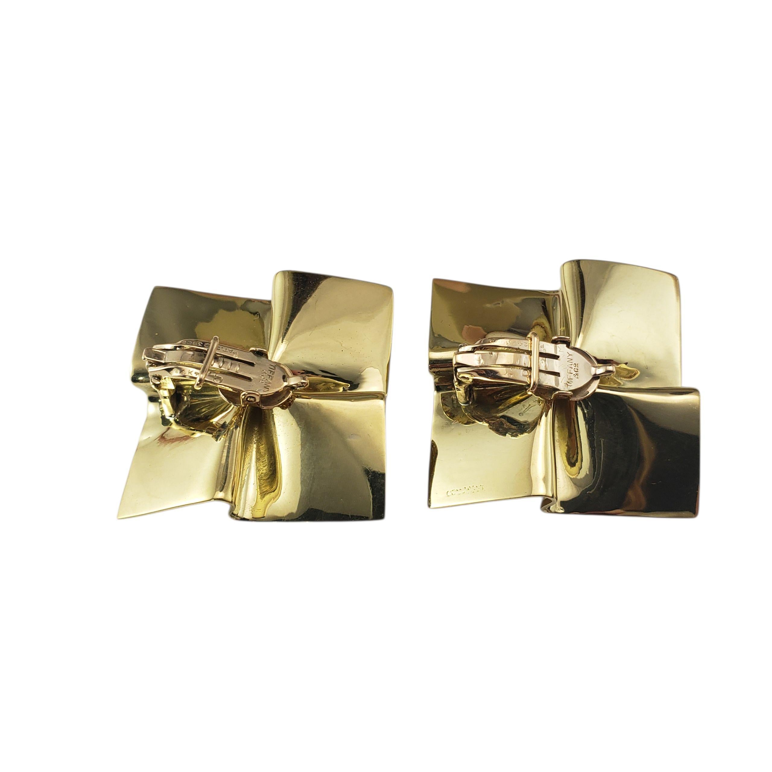 Tiffany & Co. Boucles d'oreilles à pince en or jaune 14K et diamants #22531 Bon état - En vente à Washington Depot, CT