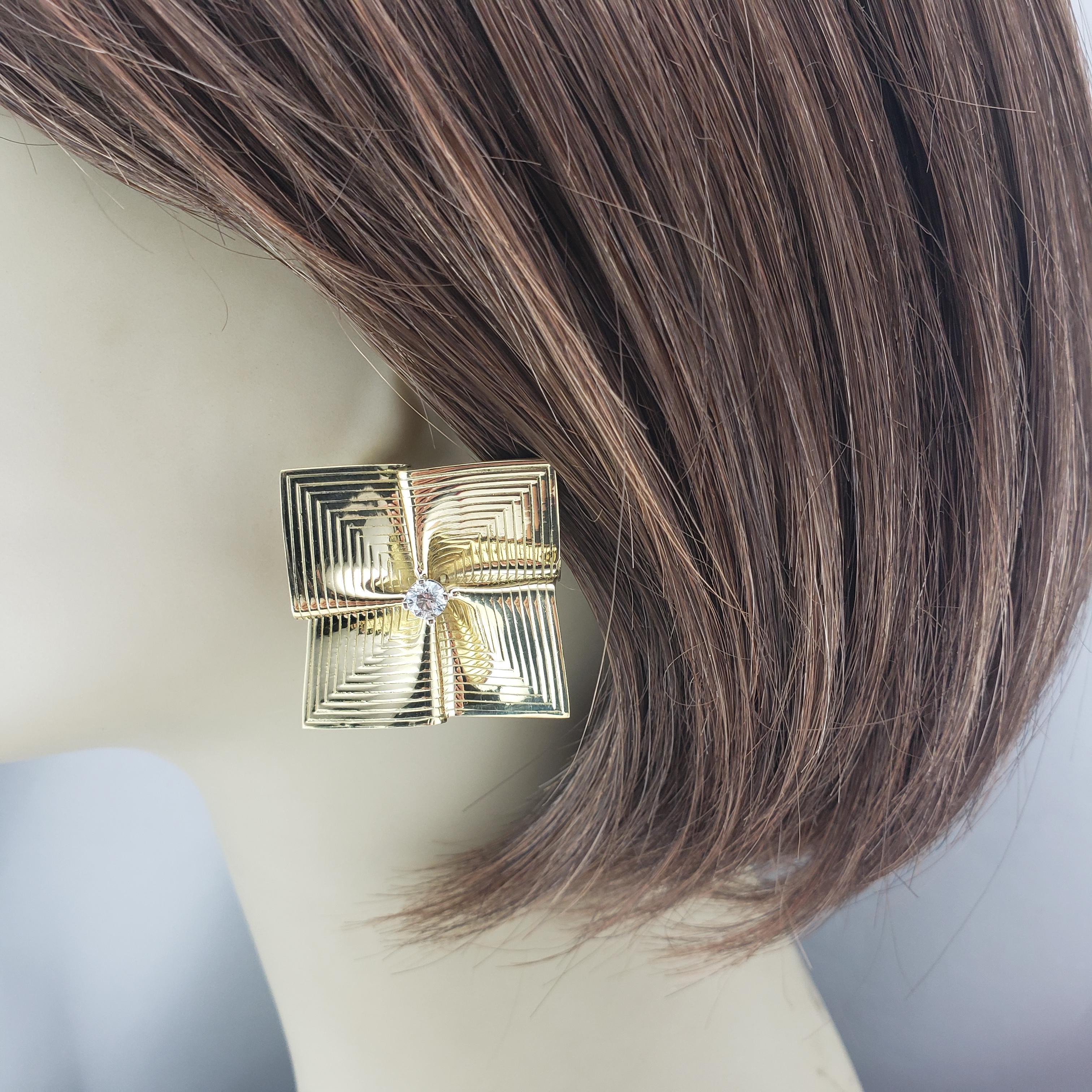 Tiffany & Co. Boucles d'oreilles à pince en or jaune 14K et diamants #22531 en vente 2