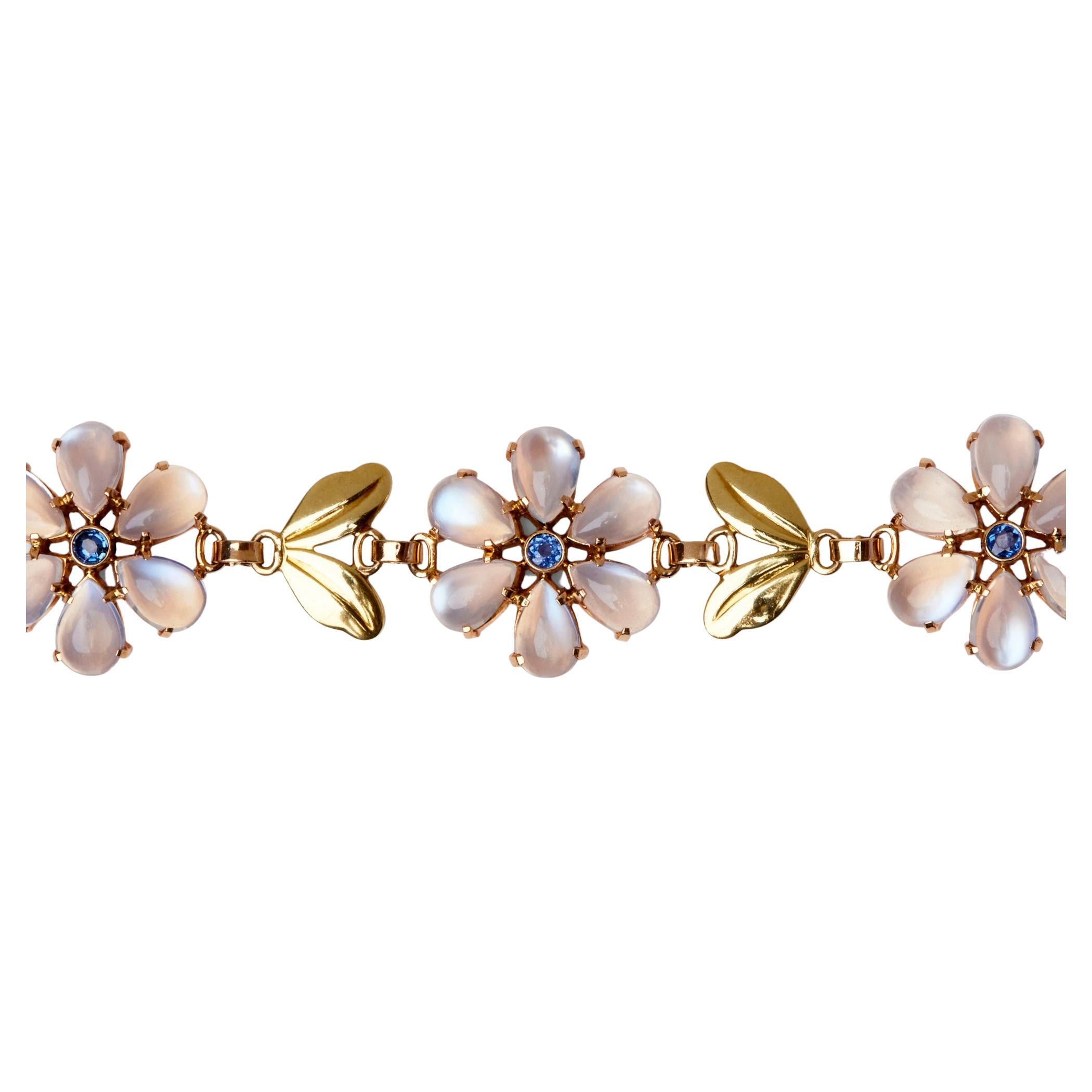 Tiffany & Co. Bracelet en or jaune 14 carats et pierres de lune en vente
