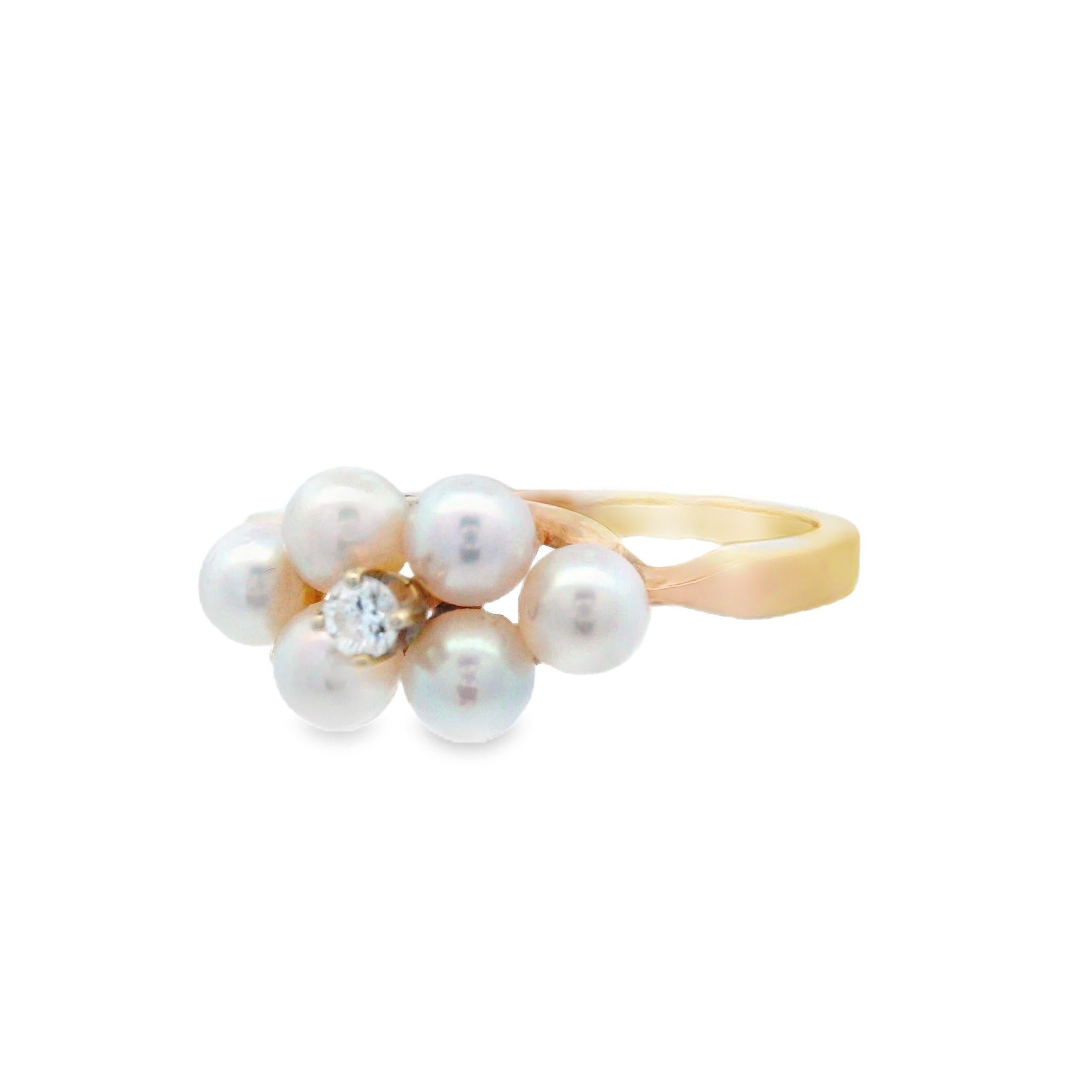 Tiffany & Co. 14k Yellow Gold Diamond and Pearl Ring In Good Condition For Sale In Lexington, KY