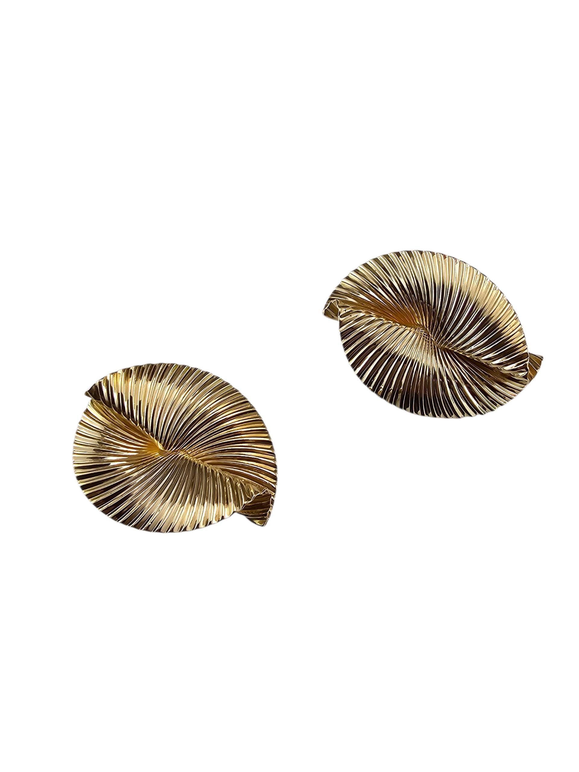 Tiffany & Co. Orecchini a clip scanalati in oro giallo 14K con astuccio #23712 In condizioni buone in vendita a Washington Depot, CT