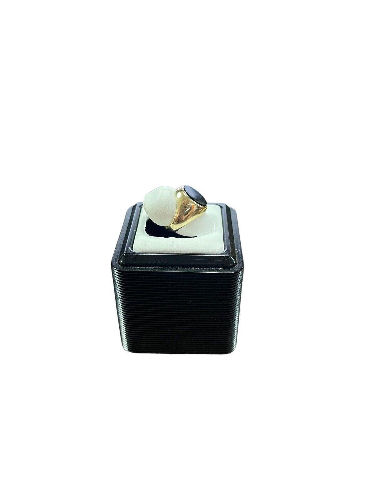 Tiffany & Co. 14k Yellow Gold & Onyx Signet Ring Vintage Retro Circa 1950s

Here is your chance to purchase a beautiful and highly collectible designer signet ring.  

Vintage Tiffany & Co. 14k yellow gold & onyx signet ring, retro circa 1950s. 