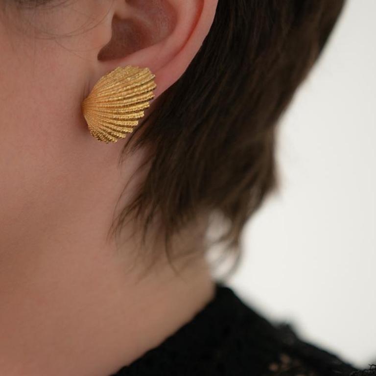 shell earrings gold