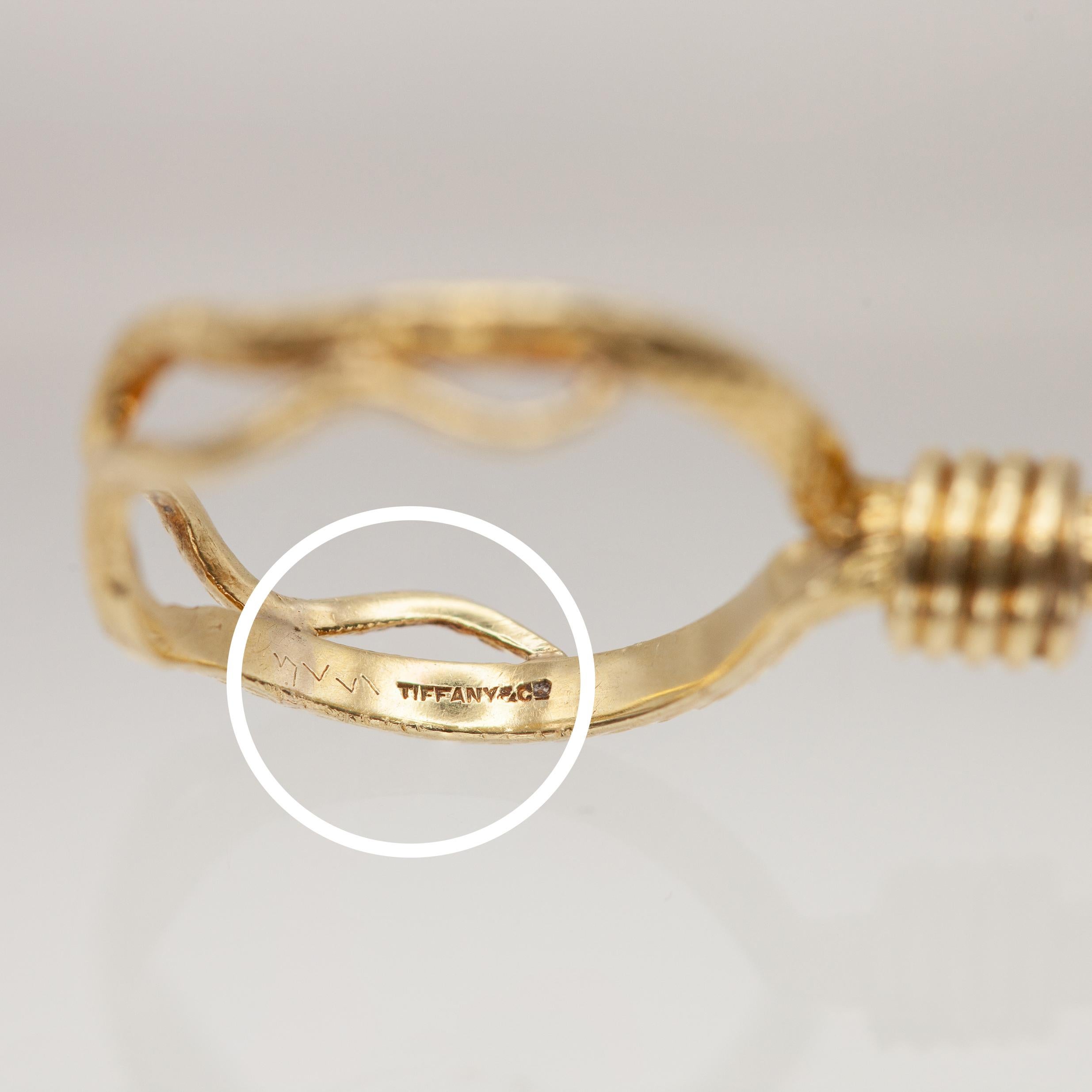 Anillo portacigarrillos Tiffany & Co. de oro amarillo de 14 quilates con motivo de serpiente circa 1940s en venta 7