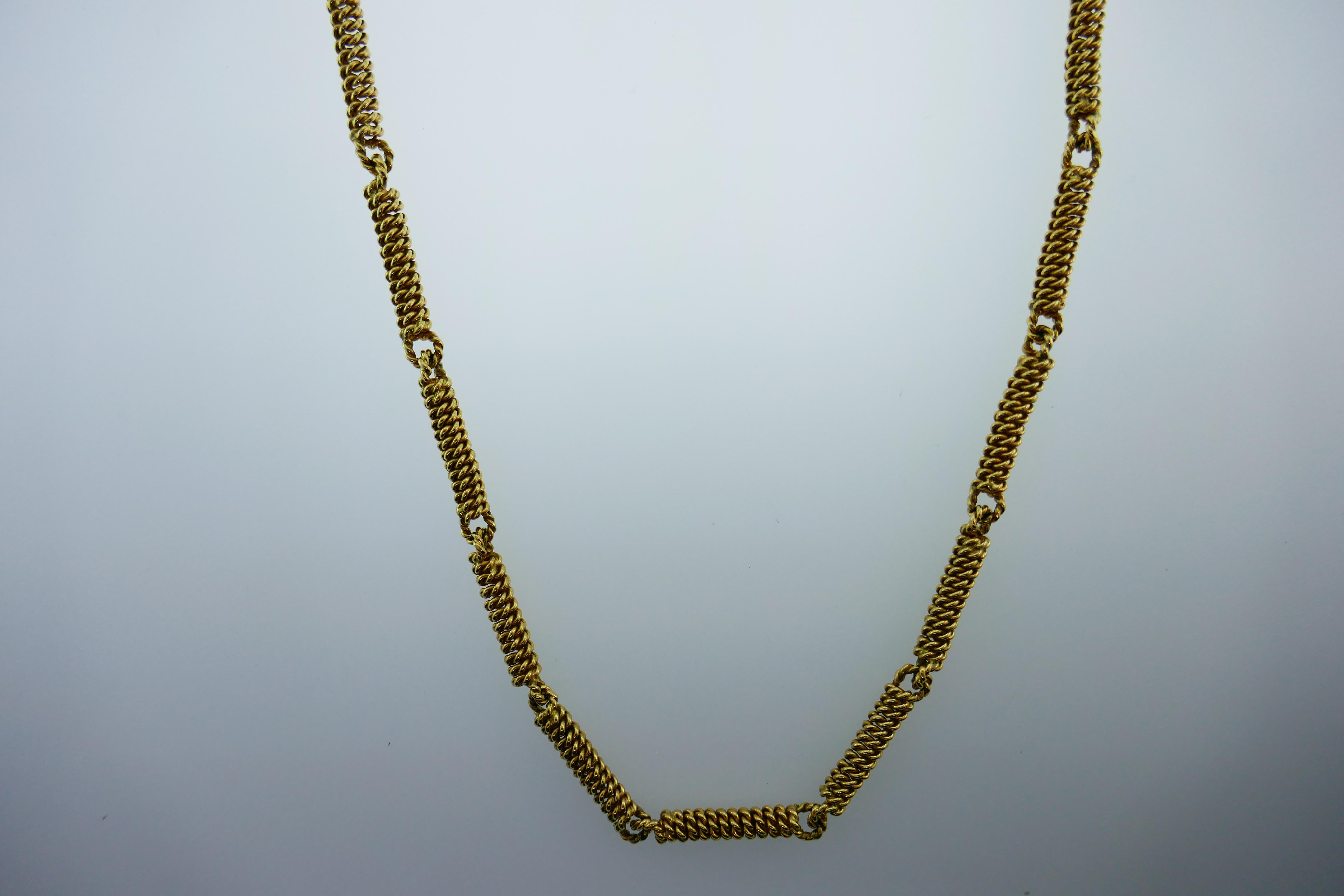 Tiffany & Co. 14 Karat Yellow Gold Twisted Link Chain Necklace circa 1970s Rare In Excellent Condition In Beverly Hills, CA