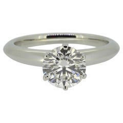 Bague de fiançailles Tiffany
Co. avec diamants de 1.50 carats