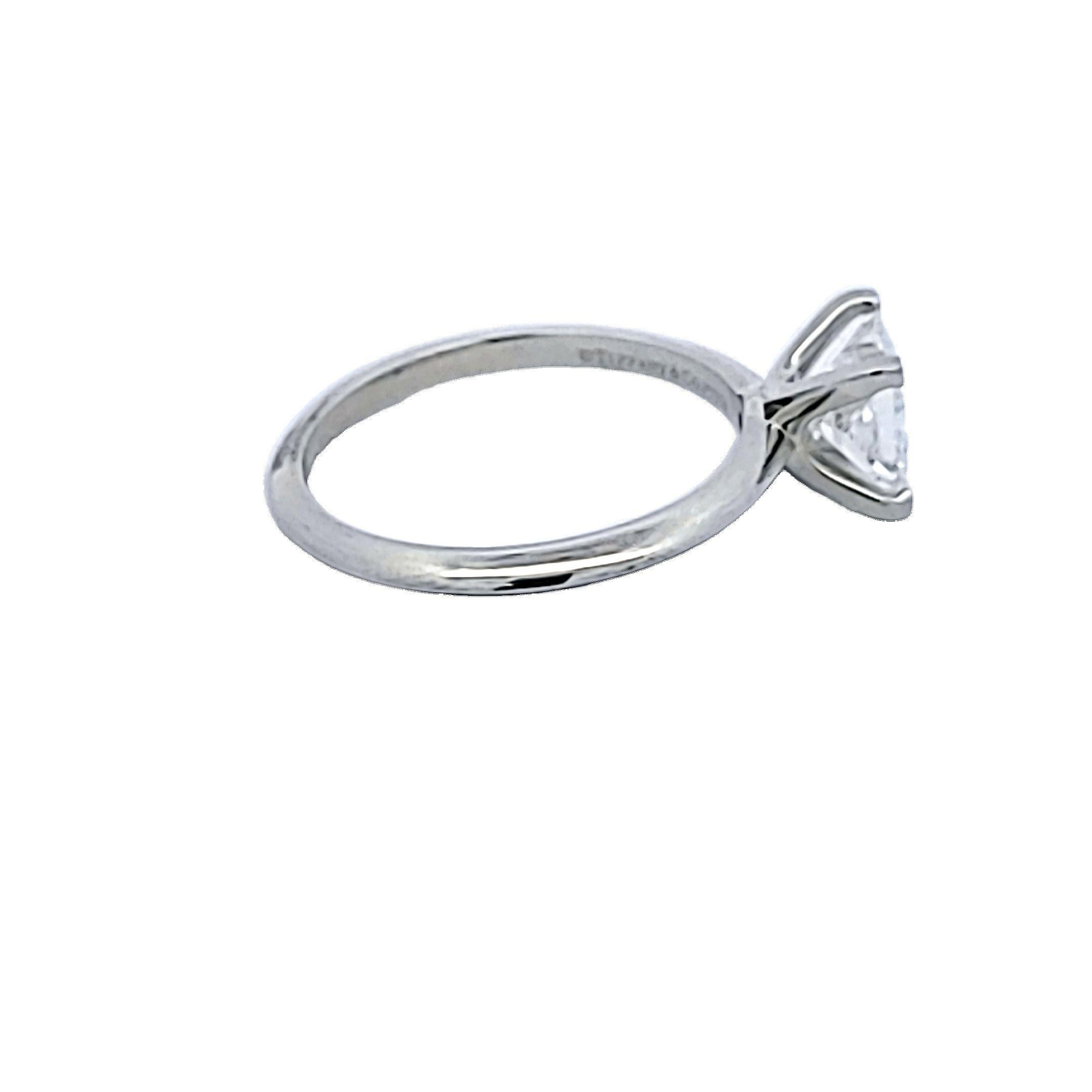 Tiffany & Co Anillo de compromiso en platino con diamante talla princesa F VS1 de 1,50 quilates en venta 8