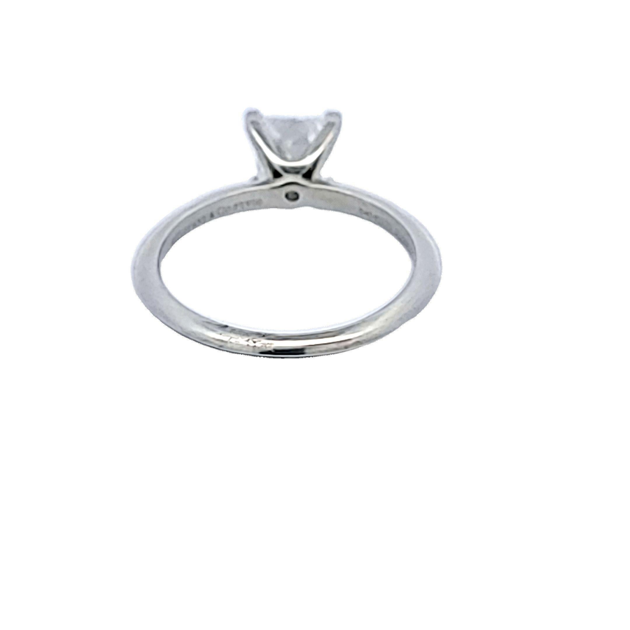 Tiffany & Co Anillo de compromiso en platino con diamante talla princesa F VS1 de 1,50 quilates en venta 9