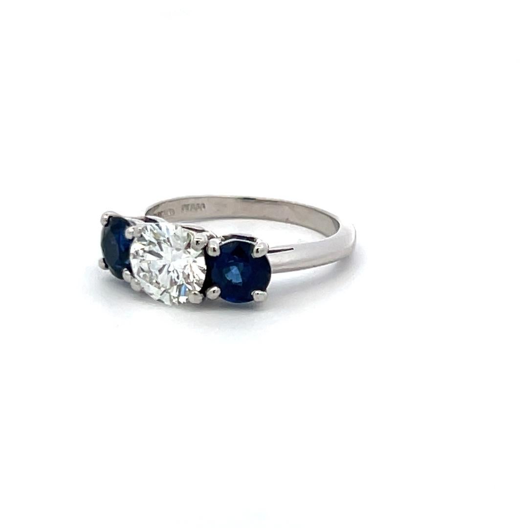 Tiffany & Co 1.50 Carat Round Brilliant G VS2 Diamond Platinum Three-Stone Ring 1