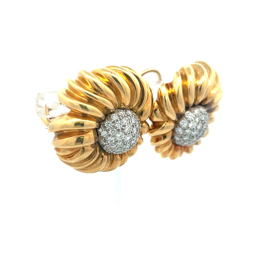 Tiffany & Co. Orecchini a clip con diamante rotondo F-VS da 1,50 carati, in oro 18 carati/piatto. in vendita 1