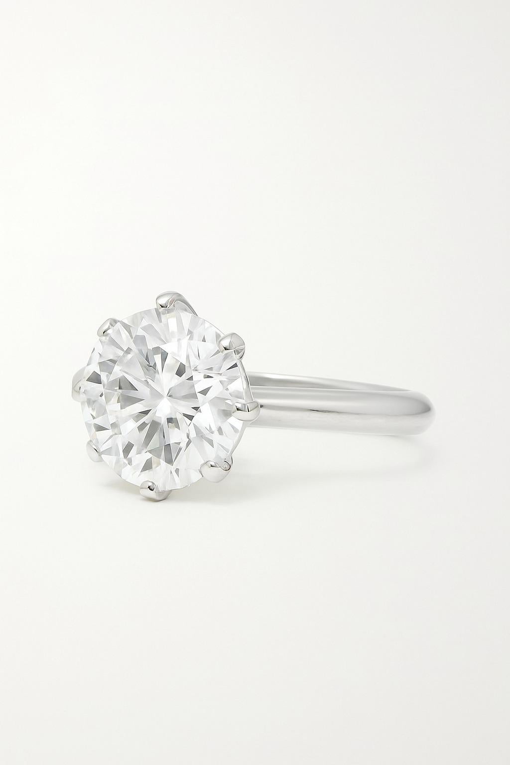 Moderno Anello solitario in platino con diamante taglio cuscino da 1.52 carati di Tiffany & Co. in vendita