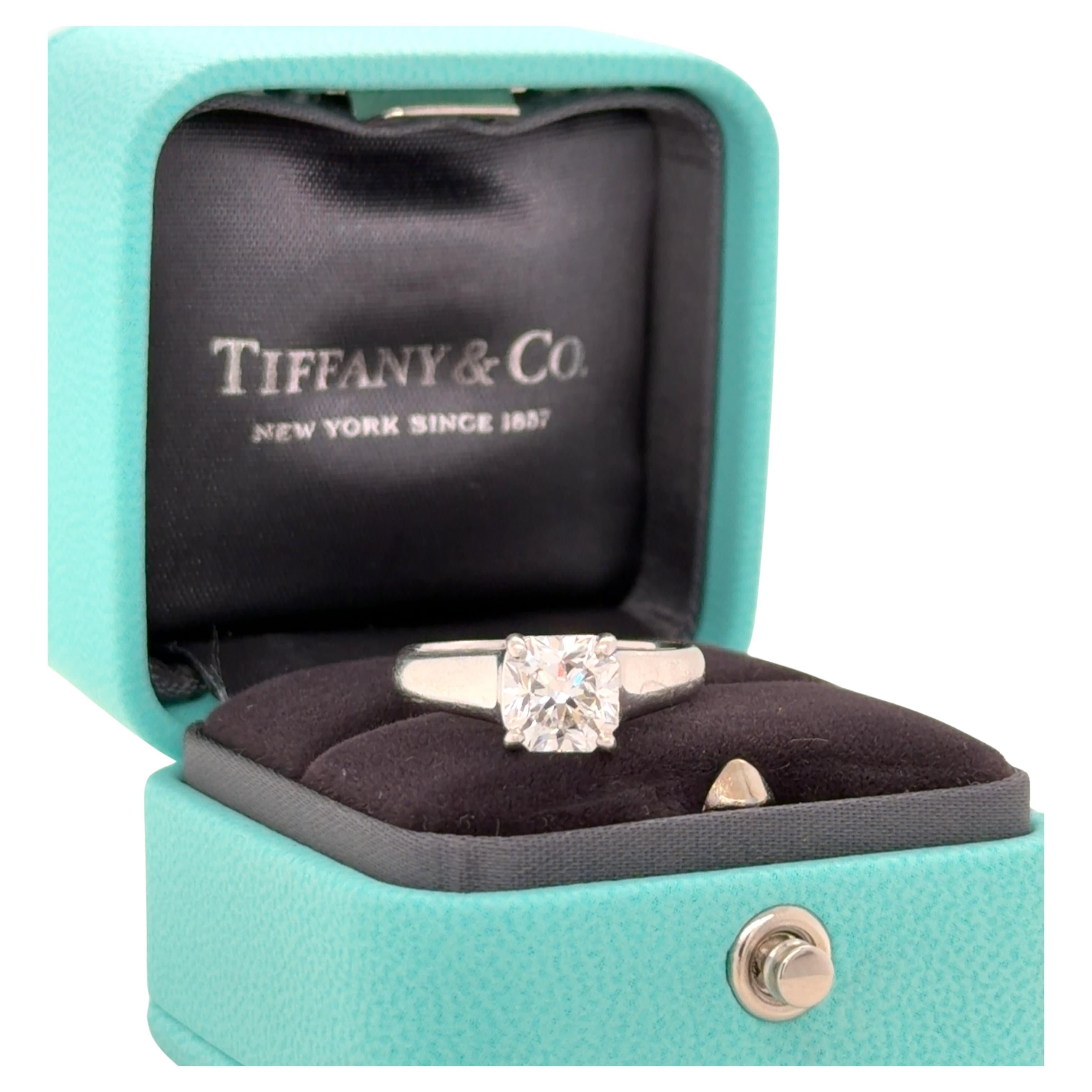 Tiffany & Co., anello di fidanzamento con diamante taglio Lucida da 1,52 carati