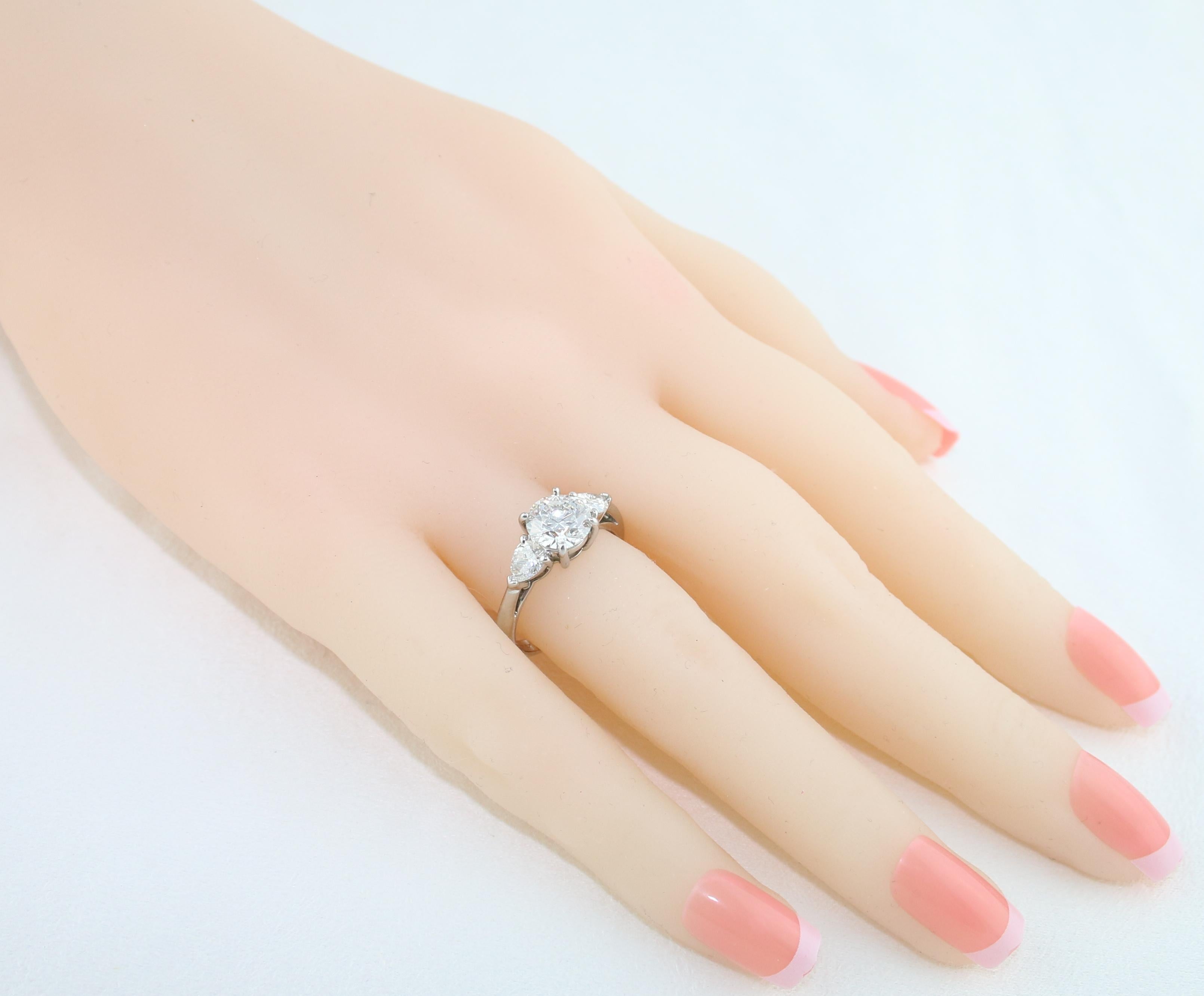 Tiffany & Co. 1.53 Carat G VS1 Diamond Platinum Ring For Sale 1
