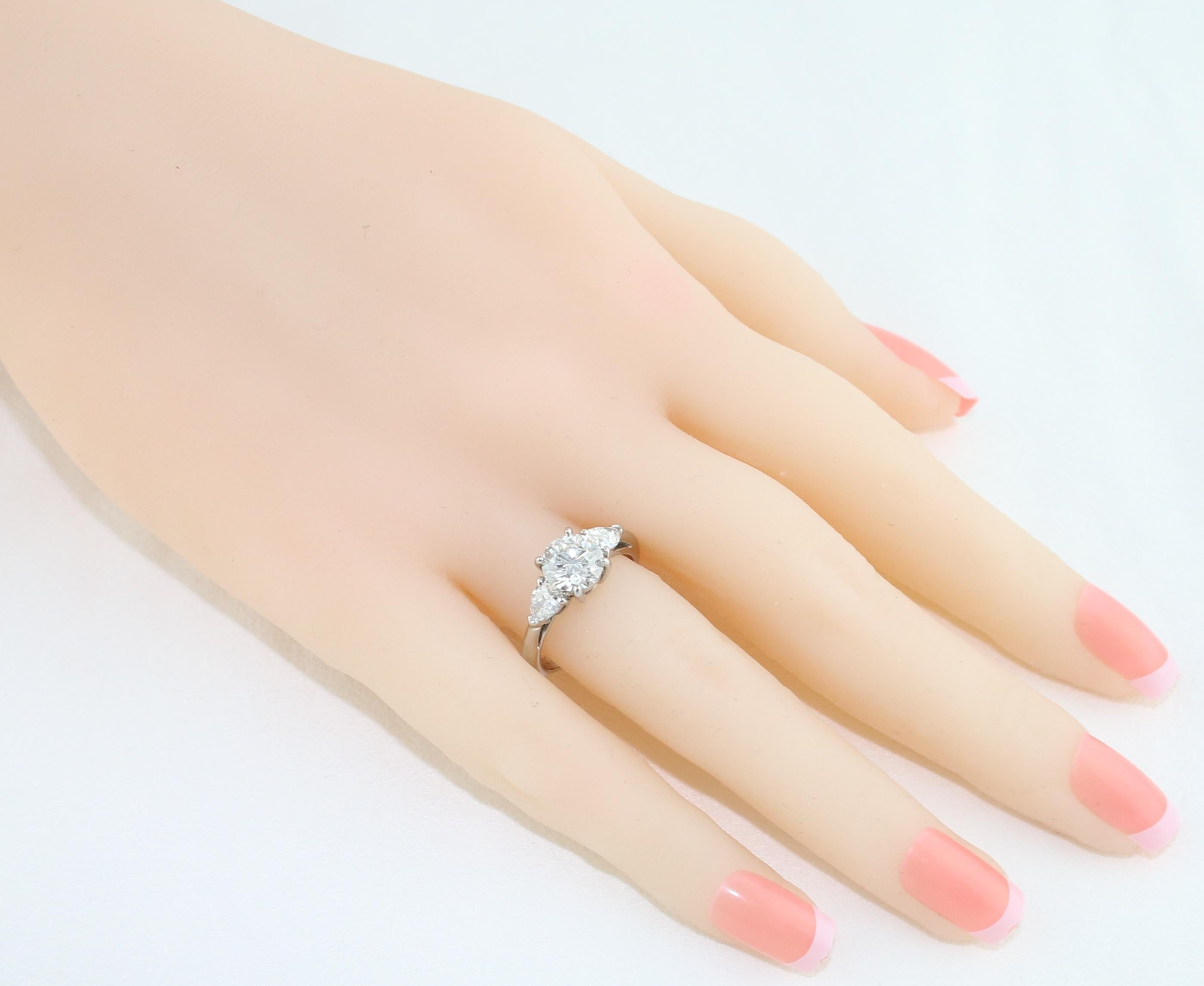Tiffany & Co. 1.53 Carat G VS1 Diamond Platinum Ring For Sale 3