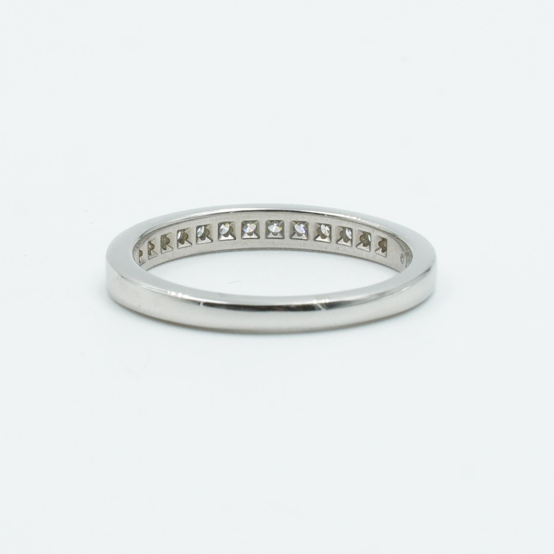 Tiffany & Co. 1.54 Ctw Diamond Engagement Ring Set in Platinum w. Box 2