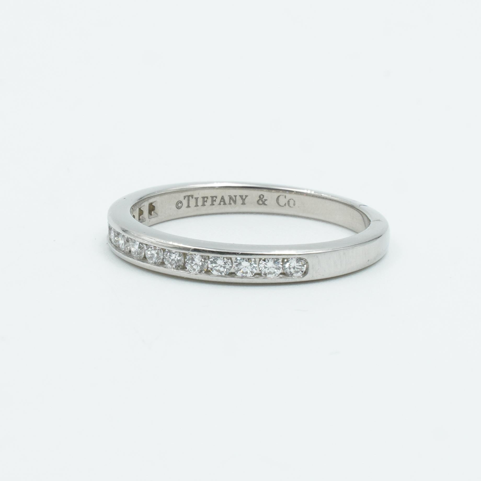 Women's Tiffany & Co. 1.54 Ctw Diamond Engagement Ring Set in Platinum w. Box