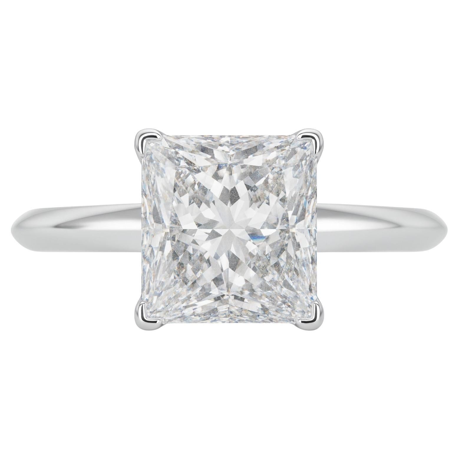 Anillo de compromiso solitario con diamante talla princesa de 1,56 quilates Tiffany & Co. en venta