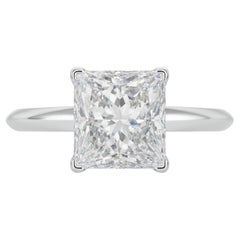 Anello di fidanzamento solitario con diamante taglio principessa da 1,56 carati di Tiffany & Co.