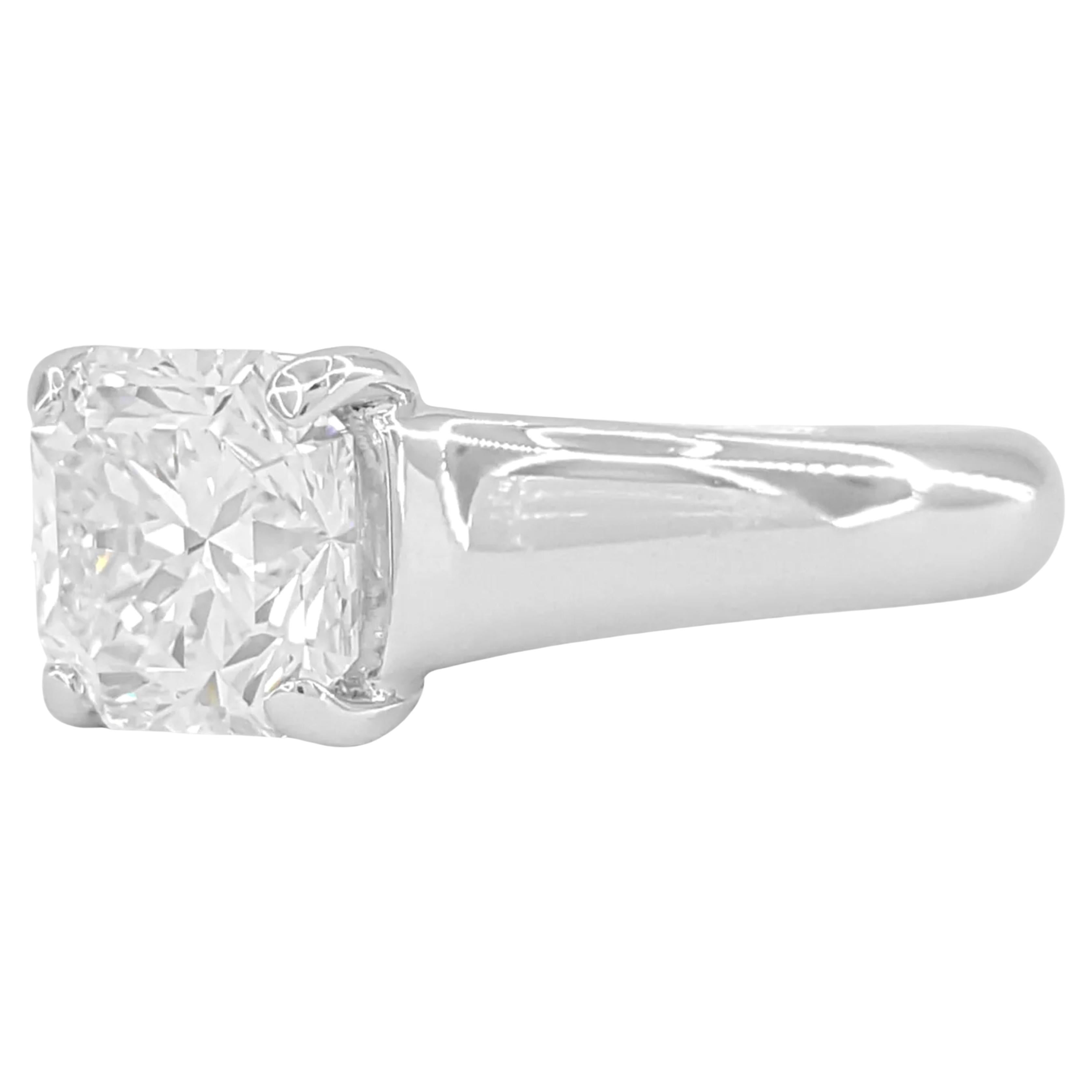 Tiffany & Co. 1.59 ct Platinum Lucida Square Brilliant Cut Diamond Ring In Excellent Condition For Sale In Chicago, IL