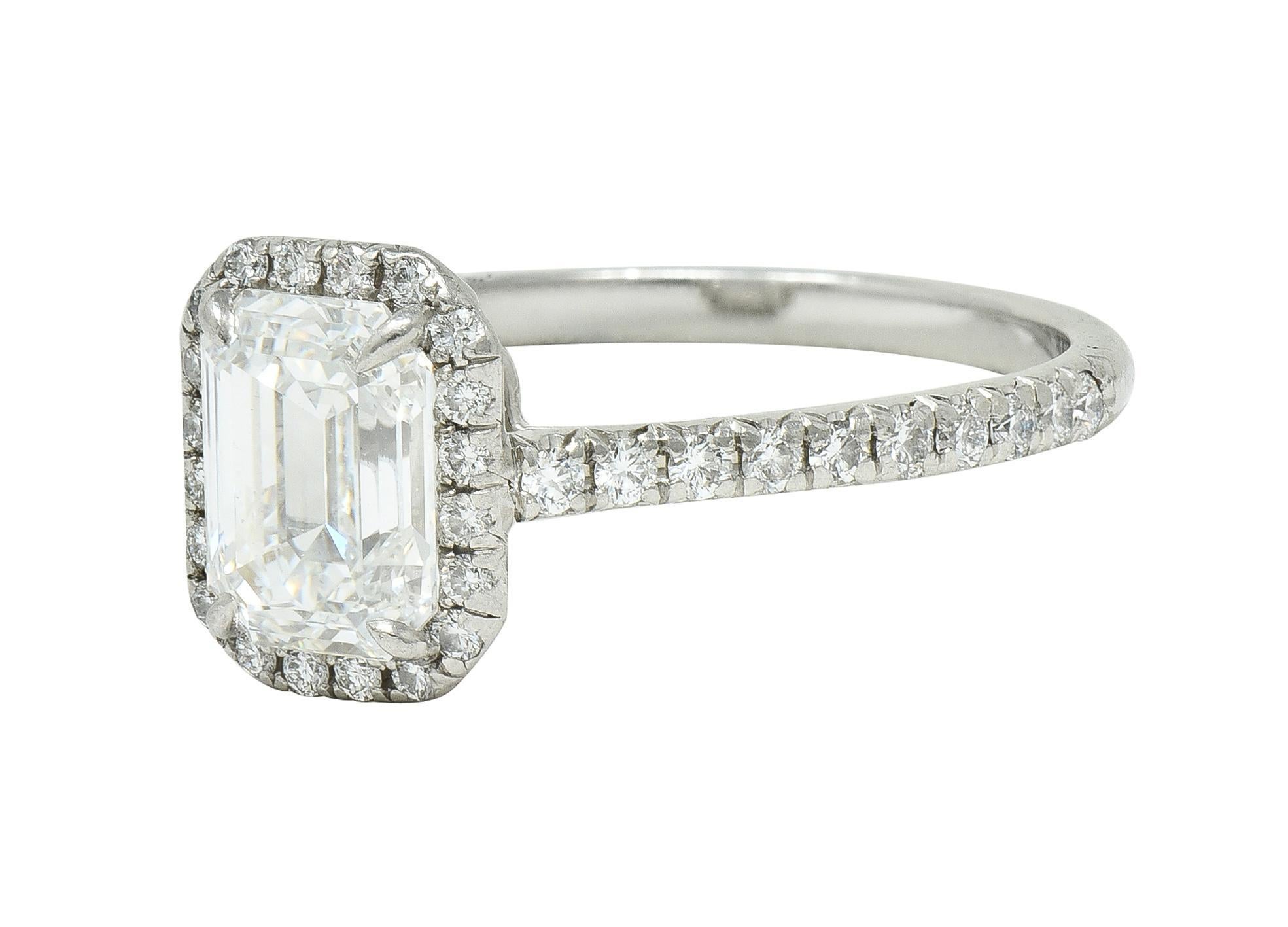 Tiffany & Co. Bague de fiançailles Soleste en platine avec diamant taille émeraude de 1.59 carats Excellent état - En vente à Philadelphia, PA