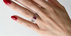 Anello in platino con rubino e diamanti da 1,60 carati di Tiffany & Co.