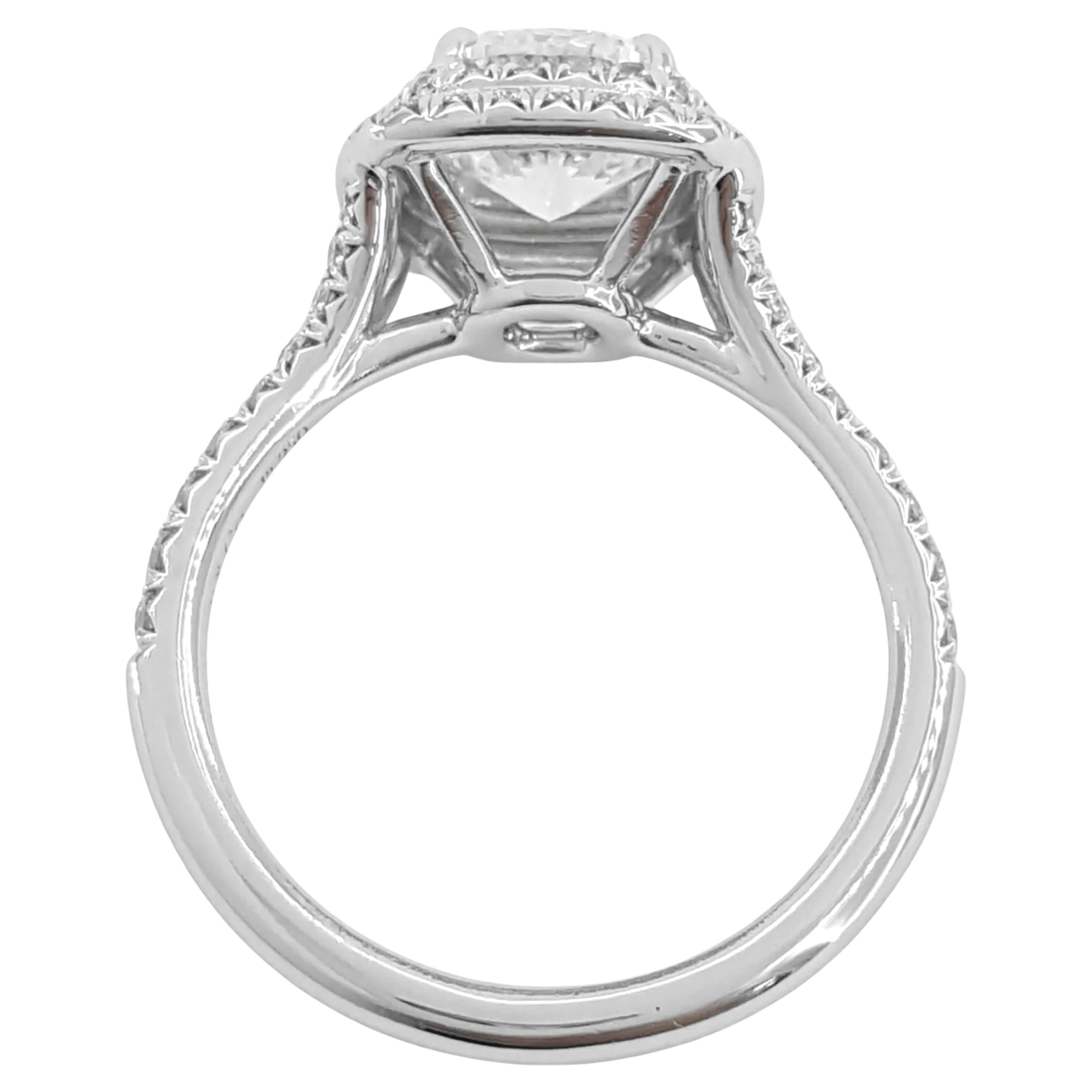 Tiffany & Co. 1.61 Carat Cushion Cut Engagement ring In Excellent Condition For Sale In Chicago, IL
