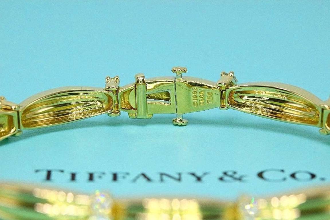 Tiffany & Co. 1.65 TCW Diamond 18 Karat Yellow Gold 1992 Station Bracelet 4