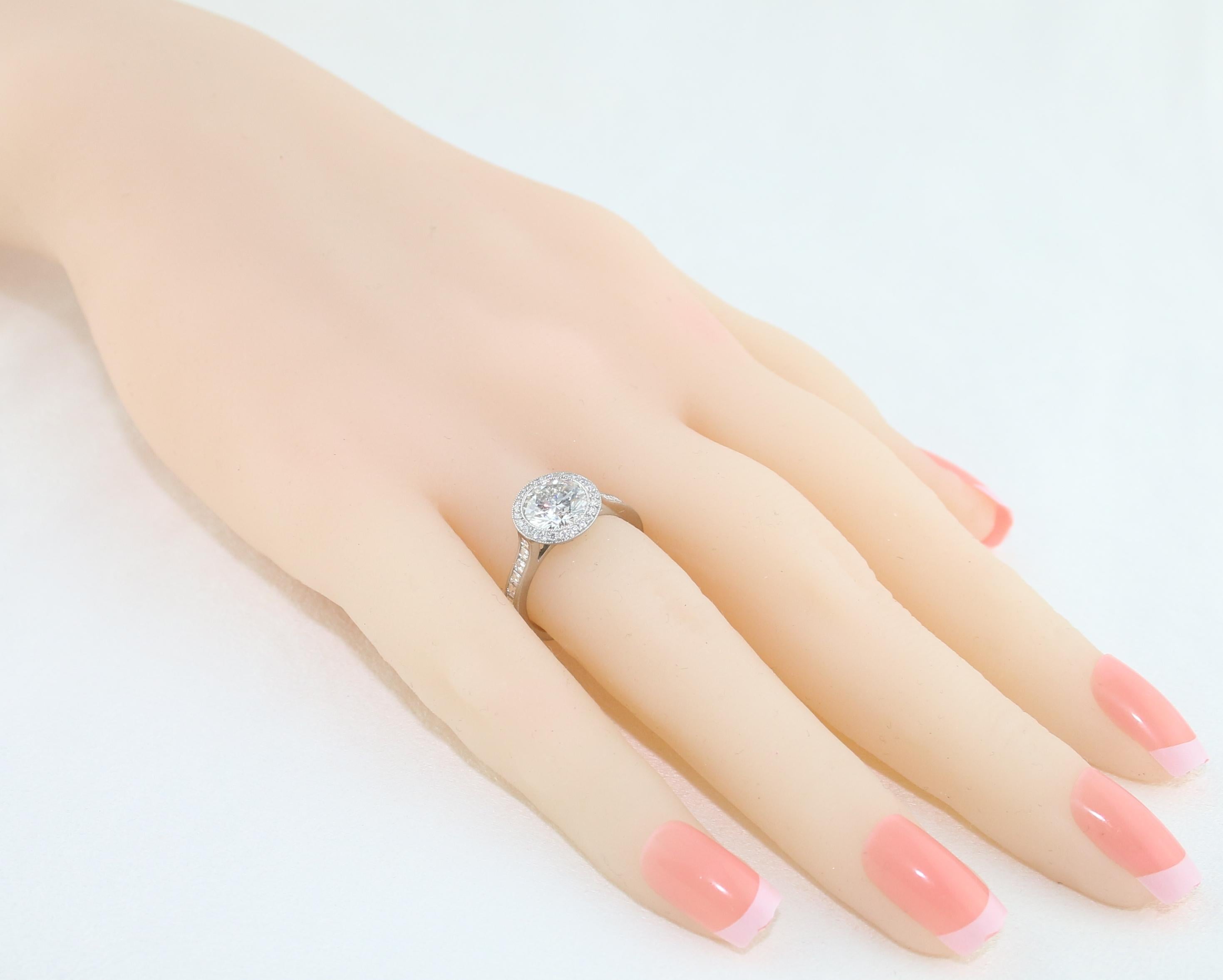 Tiffany & Co. 1.67 Carat F VVS2 Diamond Platinum Ring For Sale 1