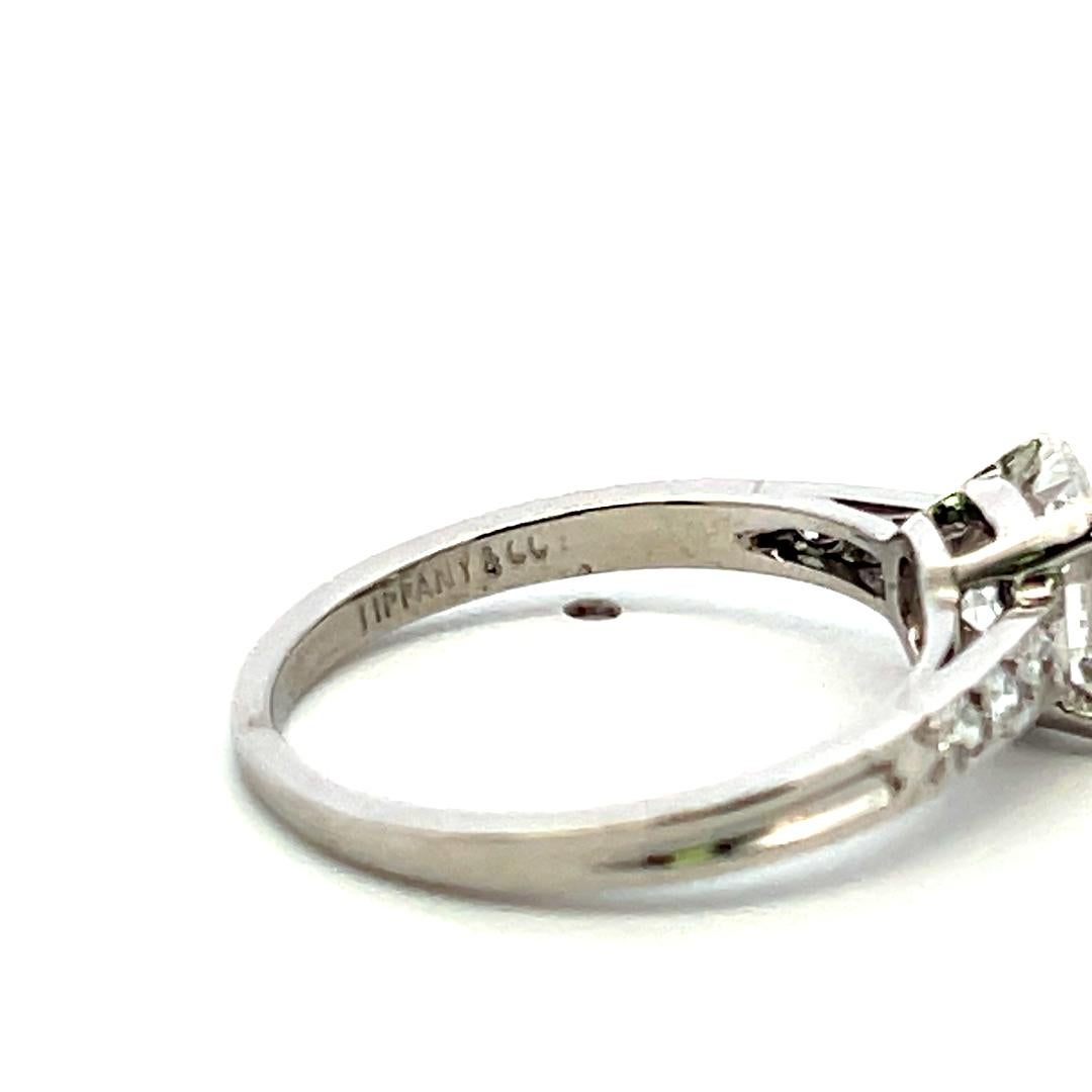 Tiffany & Co. 1.69ct F VS2 Diamond Platinum Circular Brilliant Engagement Ring en vente 4