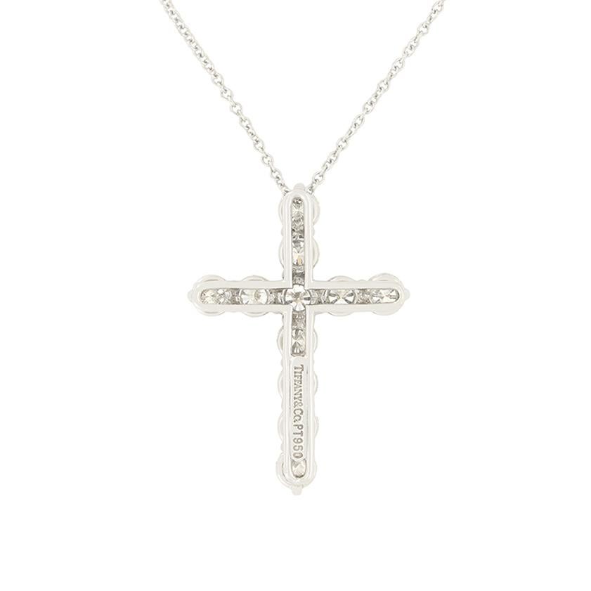 Colgante cruz de diamantes 1,71 ct Tiffany & Co. Corte brillante en venta