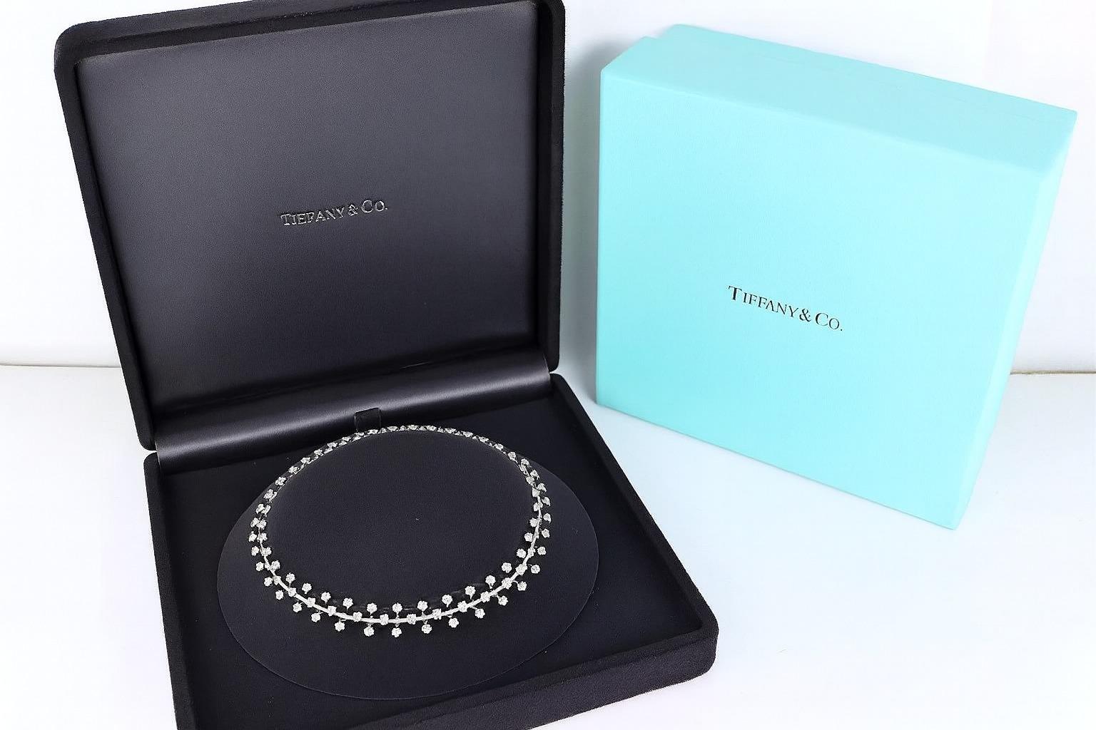 Tiffany & Co. Collier de diamants en platine 18 carats Excellent état - En vente à Chicago, IL