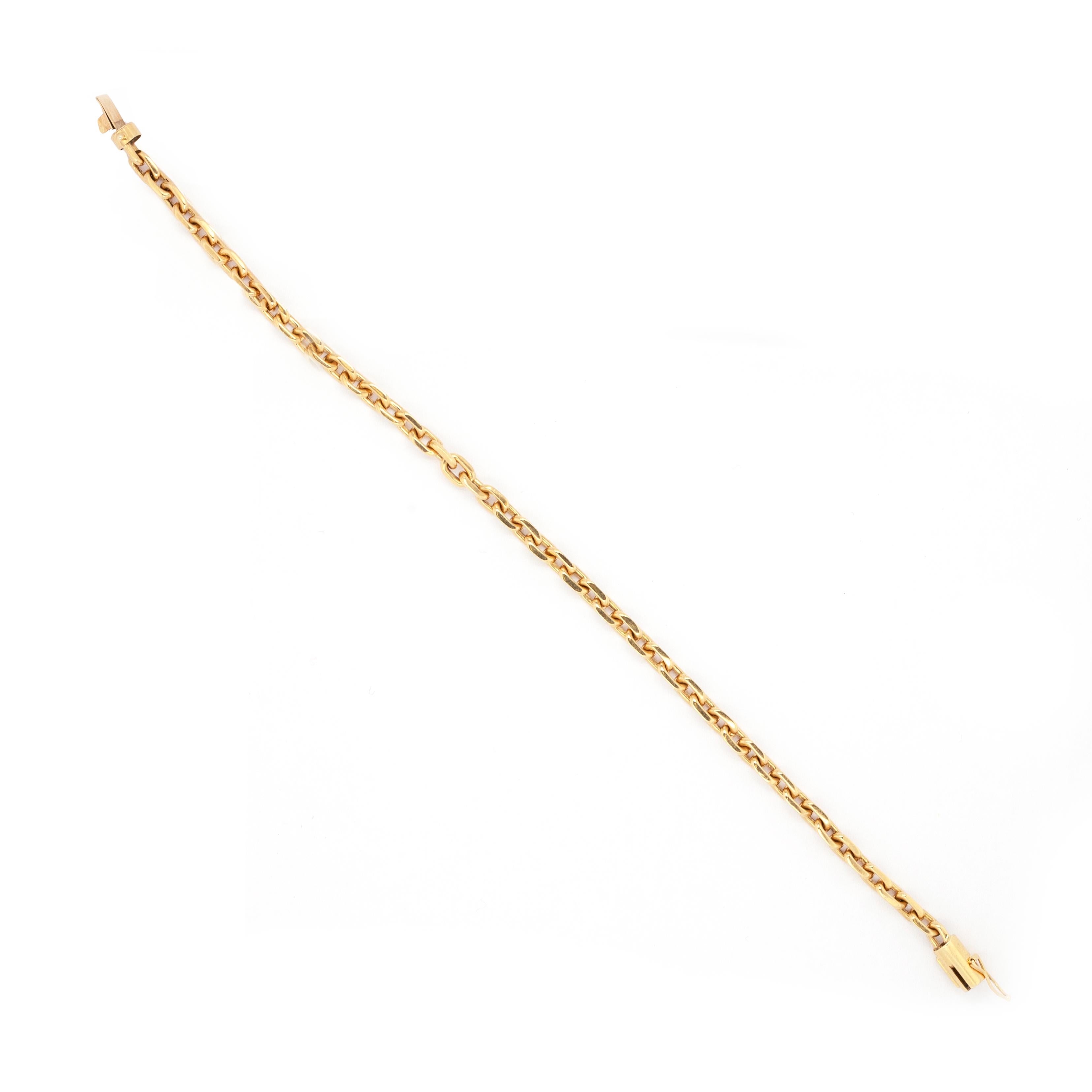 This classic bracelet by Tiffany & Co. embodies the timeless elegance and exquisite craftsmanship associated with the Tiffany & Co. brand, making it the perfect piece of jewellery you will undoubtedly wear again and again.

The bracelet showcases a