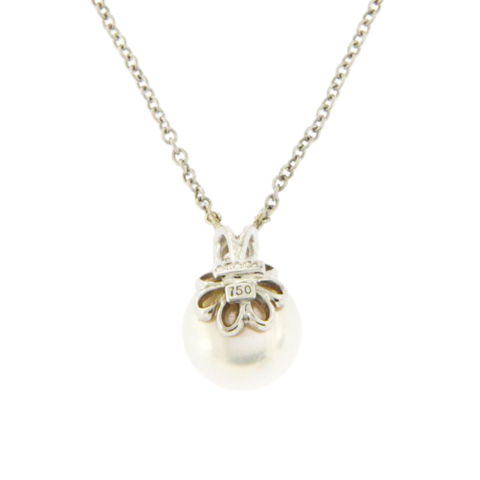 Tiffany & Co. 18 Karat Gold Akoya Pearl 0.10 Carat Diamond Necklace In Good Condition In Los Angeles, CA