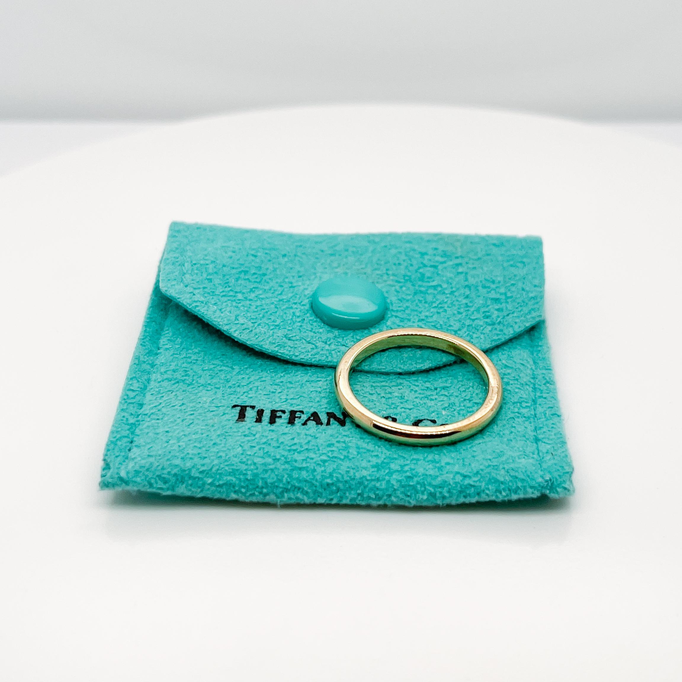 Modern Tiffany & Co. 18 Karat Gold Bezet Band Ring, 18k VR