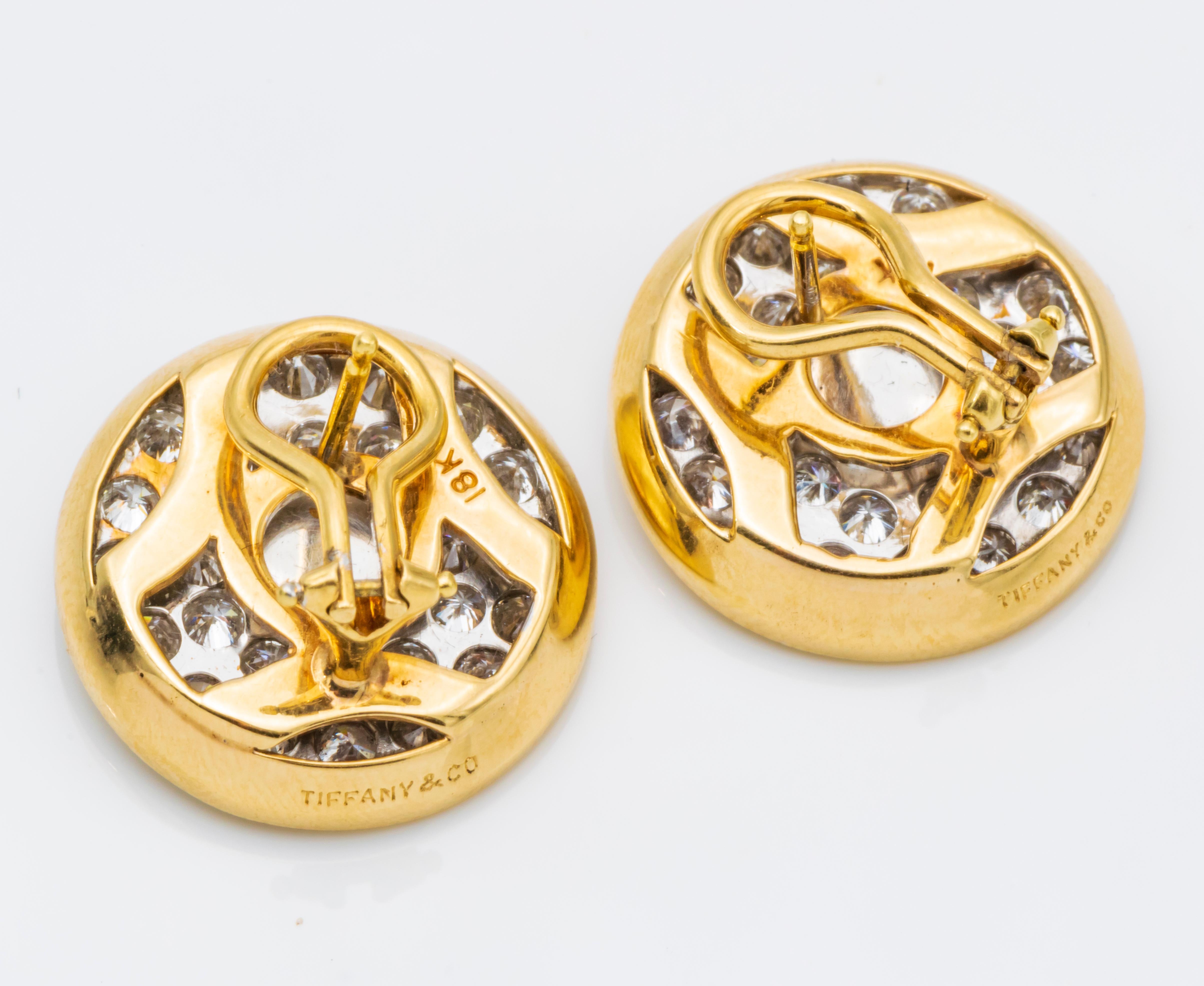 Tiffany & Co. 18 Karat Gold Button Earring In Excellent Condition In New York, NY