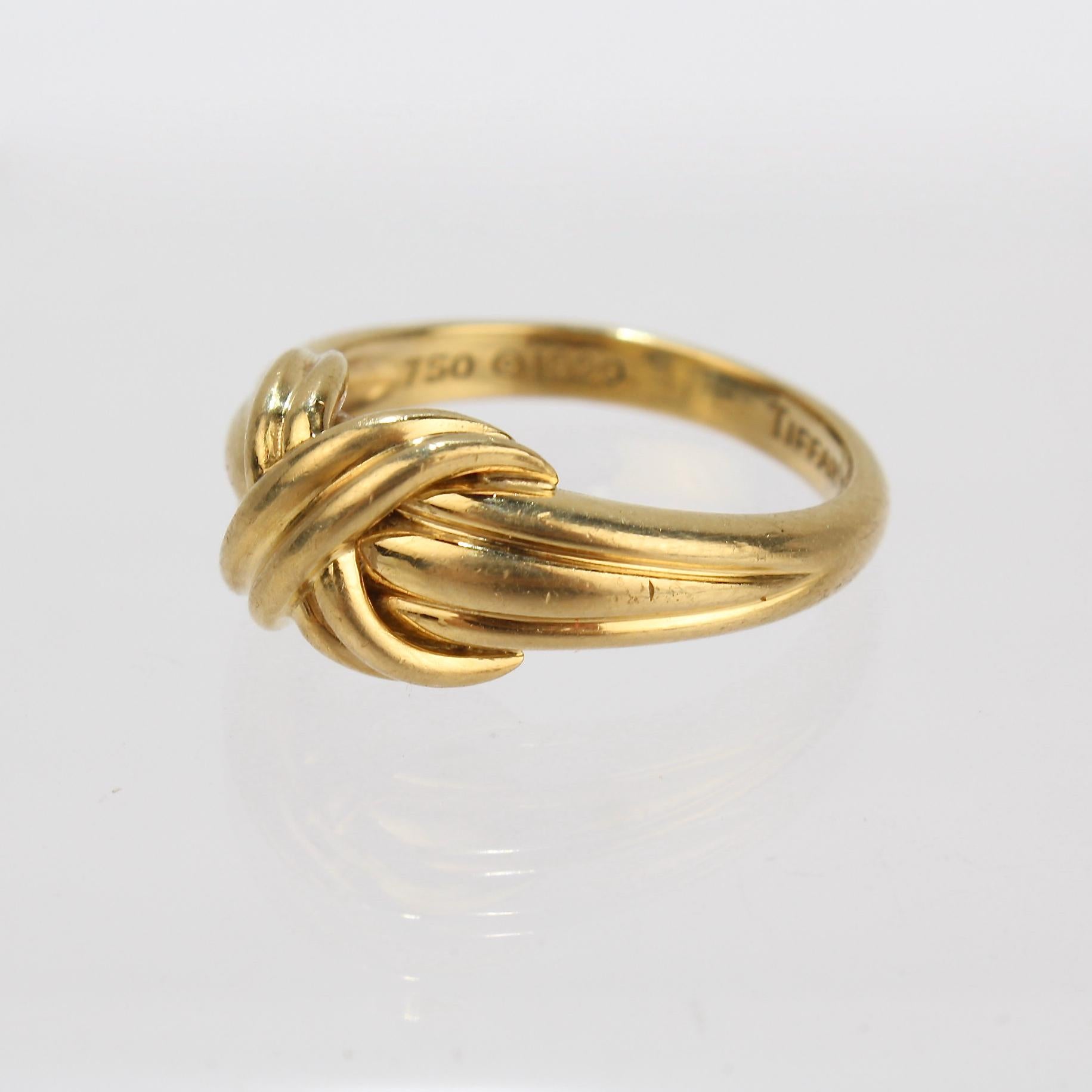 Tiffany & Co. 18 Karat Golding 'X' Ring  im Zustand „Gut“ im Angebot in Philadelphia, PA