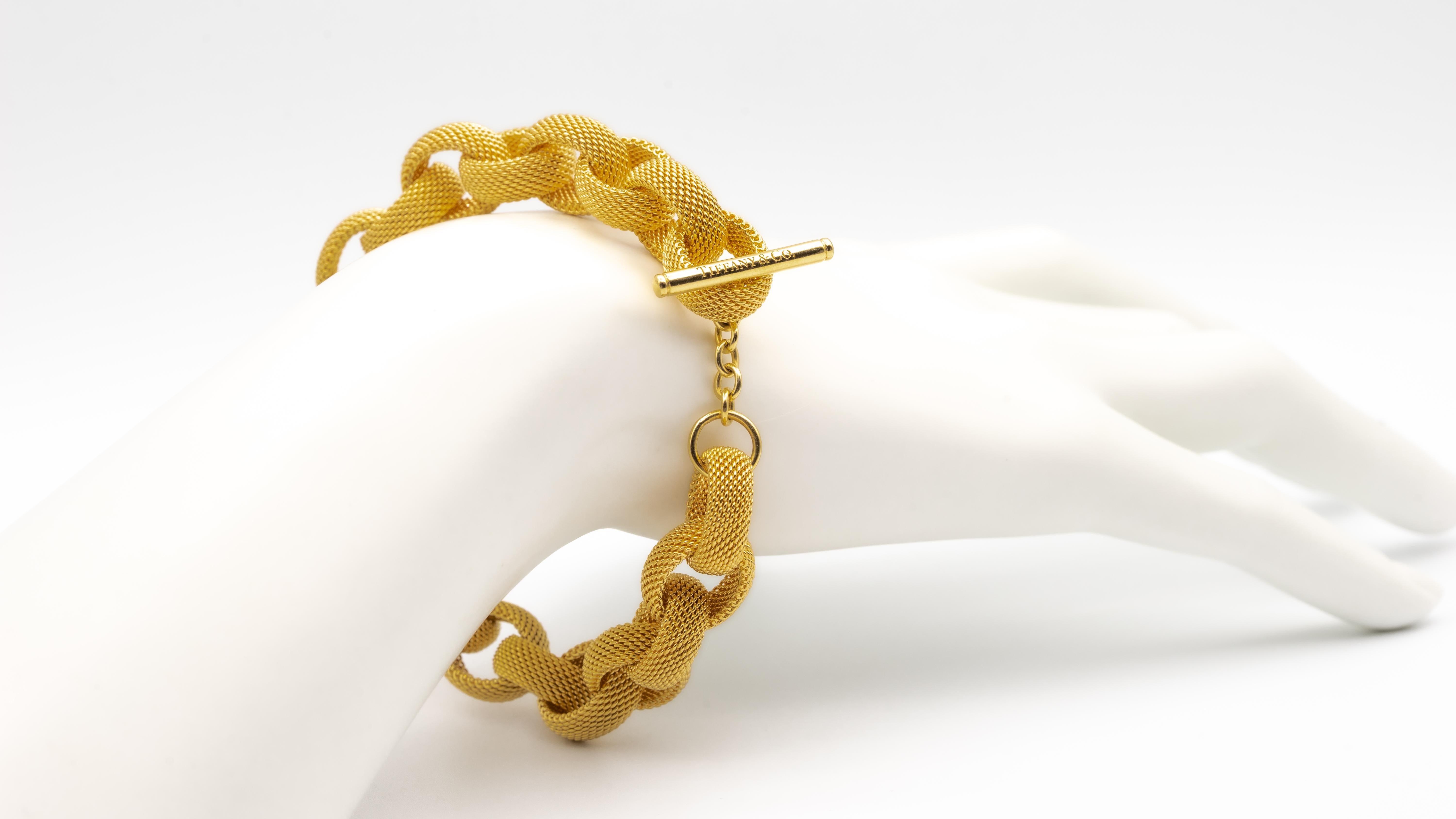 Tiffany & Co. 18K Gold Mesh Link Toggle Bracelet In Excellent Condition In New York, NY
