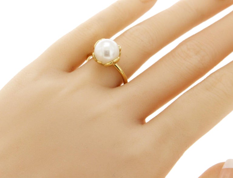 Tiffany and Co. 18 Karat Gold Paloma Picasso Olive Leaf Pearl Ring at  1stDibs | tiffany olive leaf pearl ring, paloma picasso pearl ring, olive  leaf pearl ring tiffany