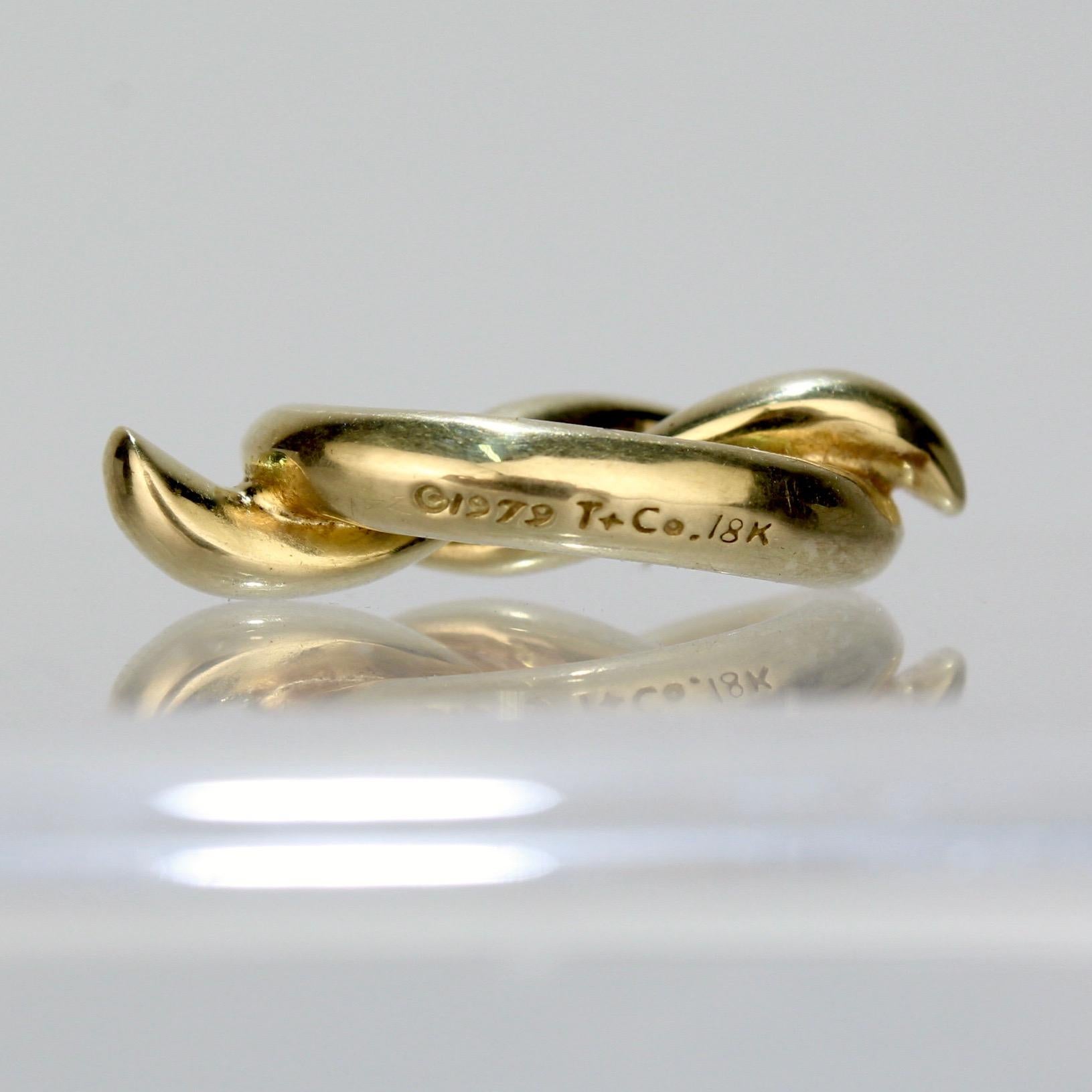 Modern Tiffany & Co. 18 Karat Gold Pretzel Knot Pendant for a Necklace or Charm, 1979