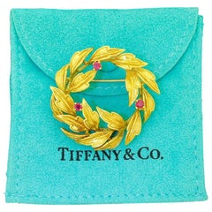 Tiffany & Co. 18 Karat Gold Ruby Leaf Holiday Wreath Pin Brooch Pin 10.75 Grams