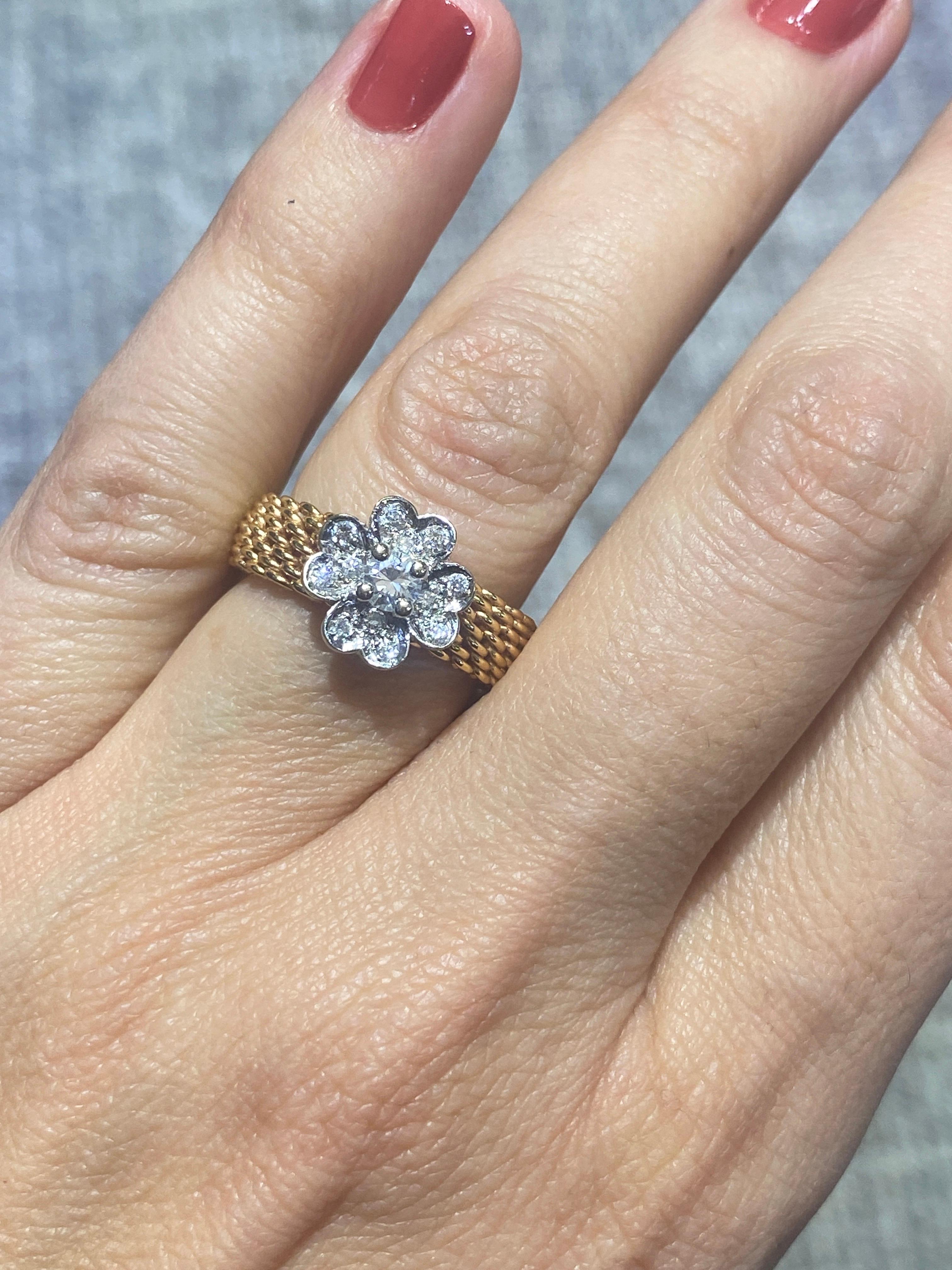 Contemporary Tiffany & Co 18 karat gold Somerset mesh ring with a diamond flower For Sale