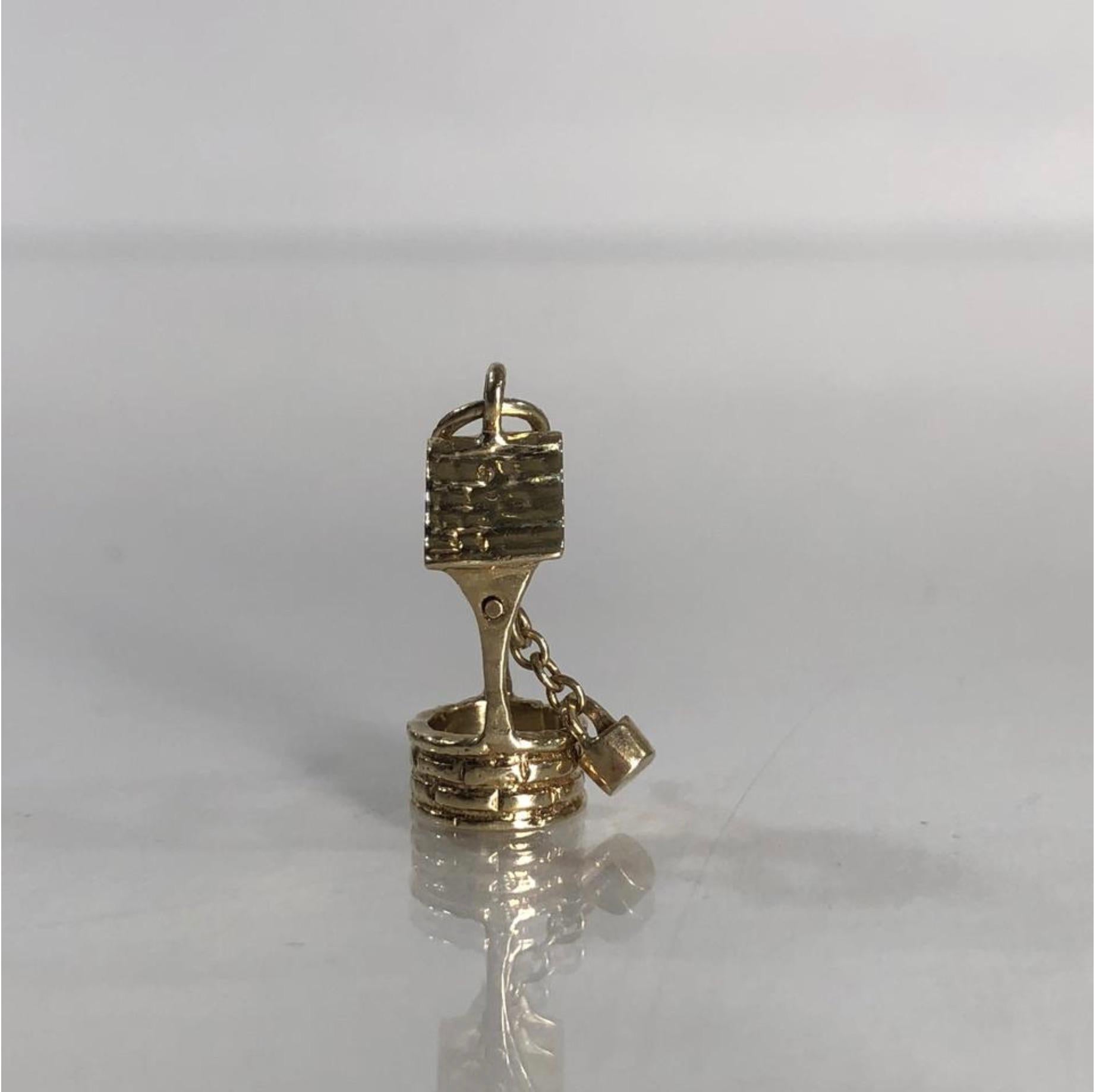 Tiffany & Co. 18 Karat Gold Wishing Well with Moveable Bucket Charm 1