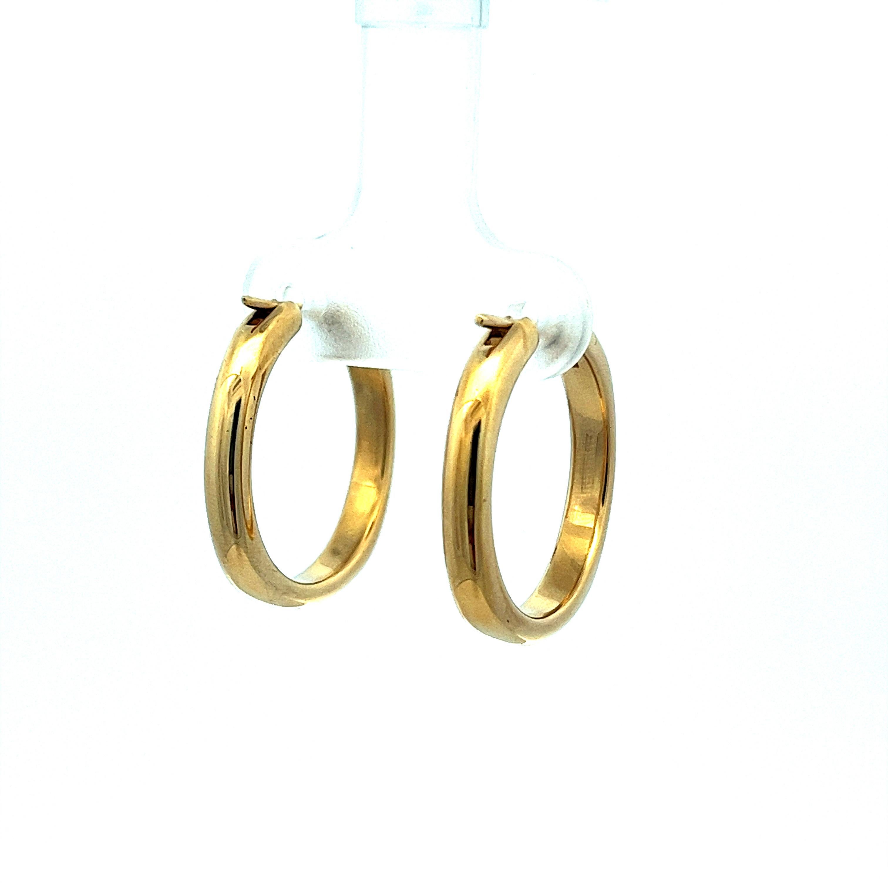 Tiffany & Co. 18 Karat Square Cushion Hoop Earrings in Yellow Gold In Good Condition In Fairfield, CT