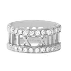 Tiffany & Co. Bague Atlas ouverte en or blanc 18 carats et diamants de 0::58 carat